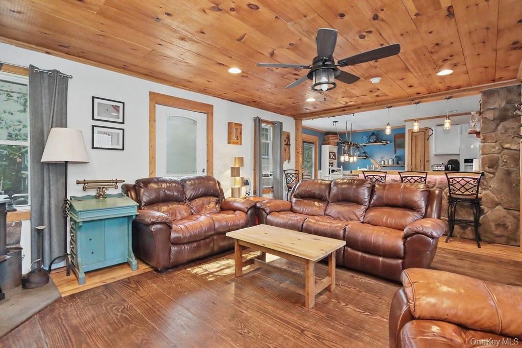 105 Cold Spring Road – For Sale photo 4