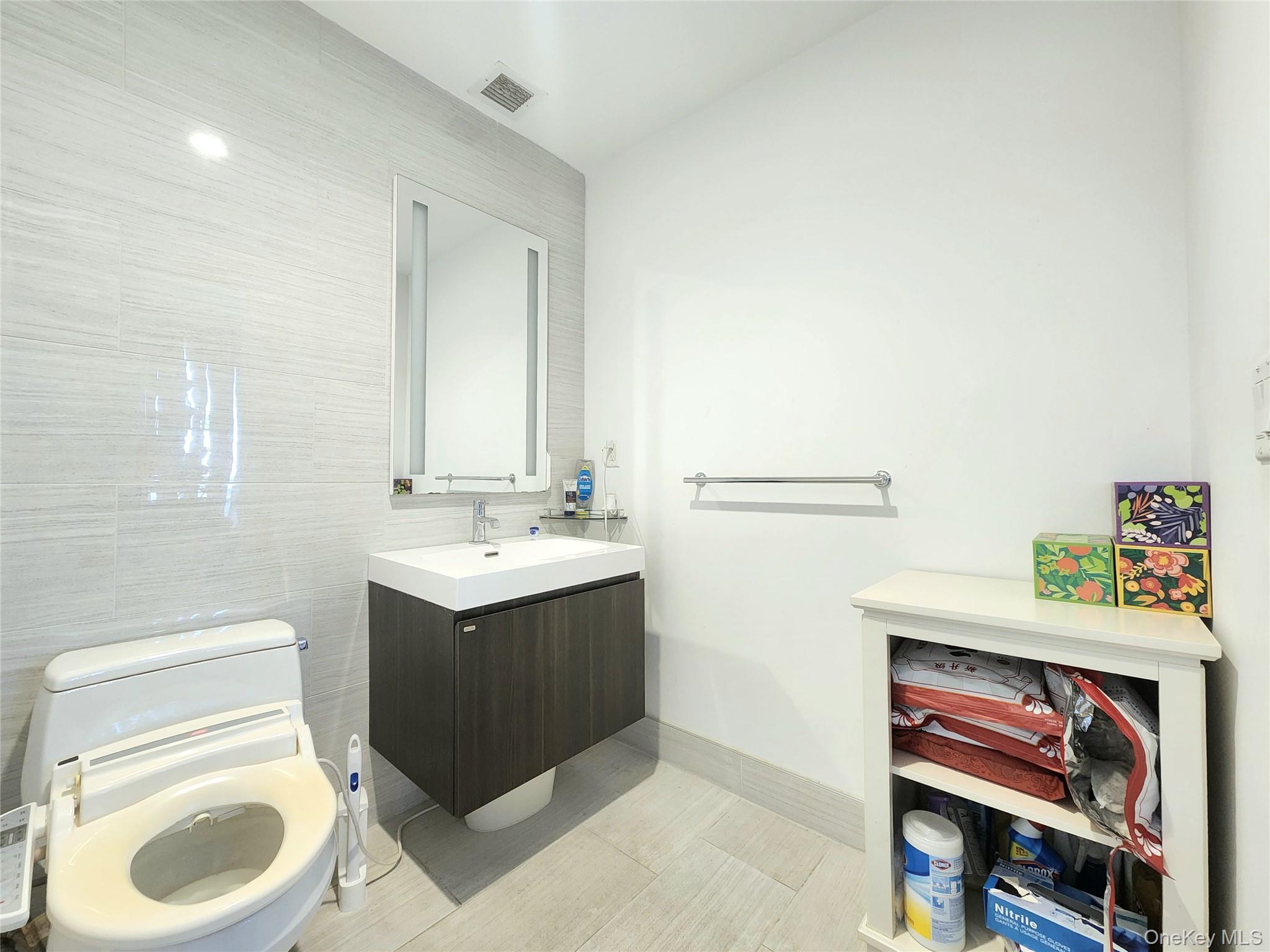 131-05 40 Road, Unit 16J photo 17