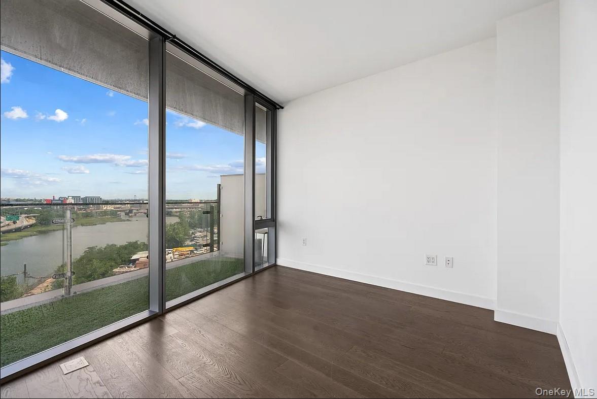 131-05 40 Road, Unit 16J photo 13