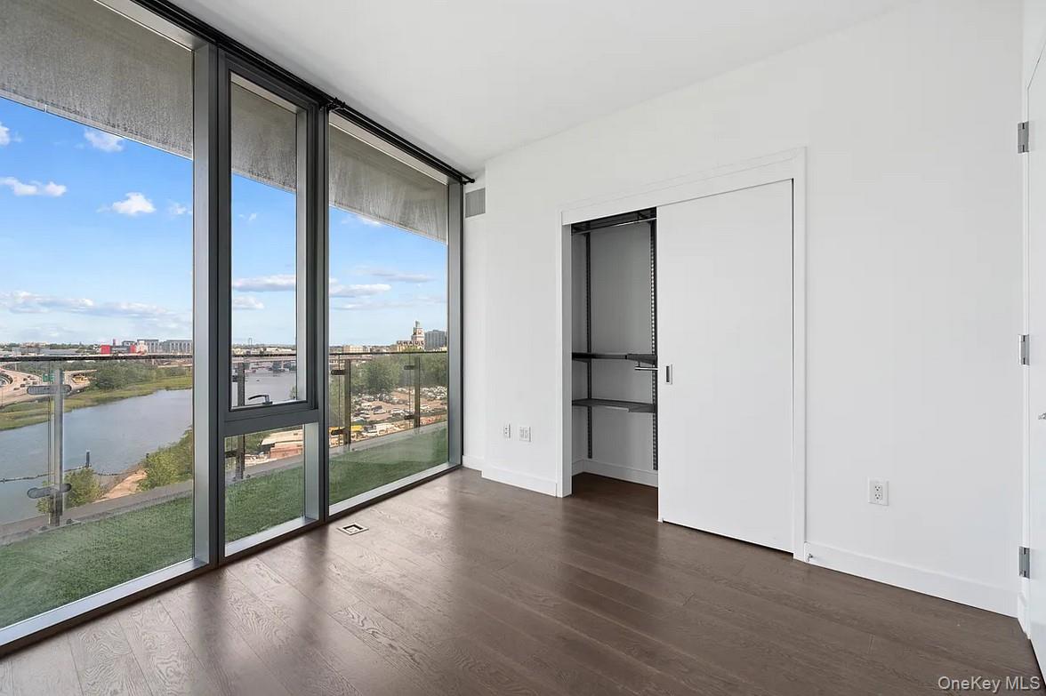 131-05 40 Road, Unit 16J photo 11
