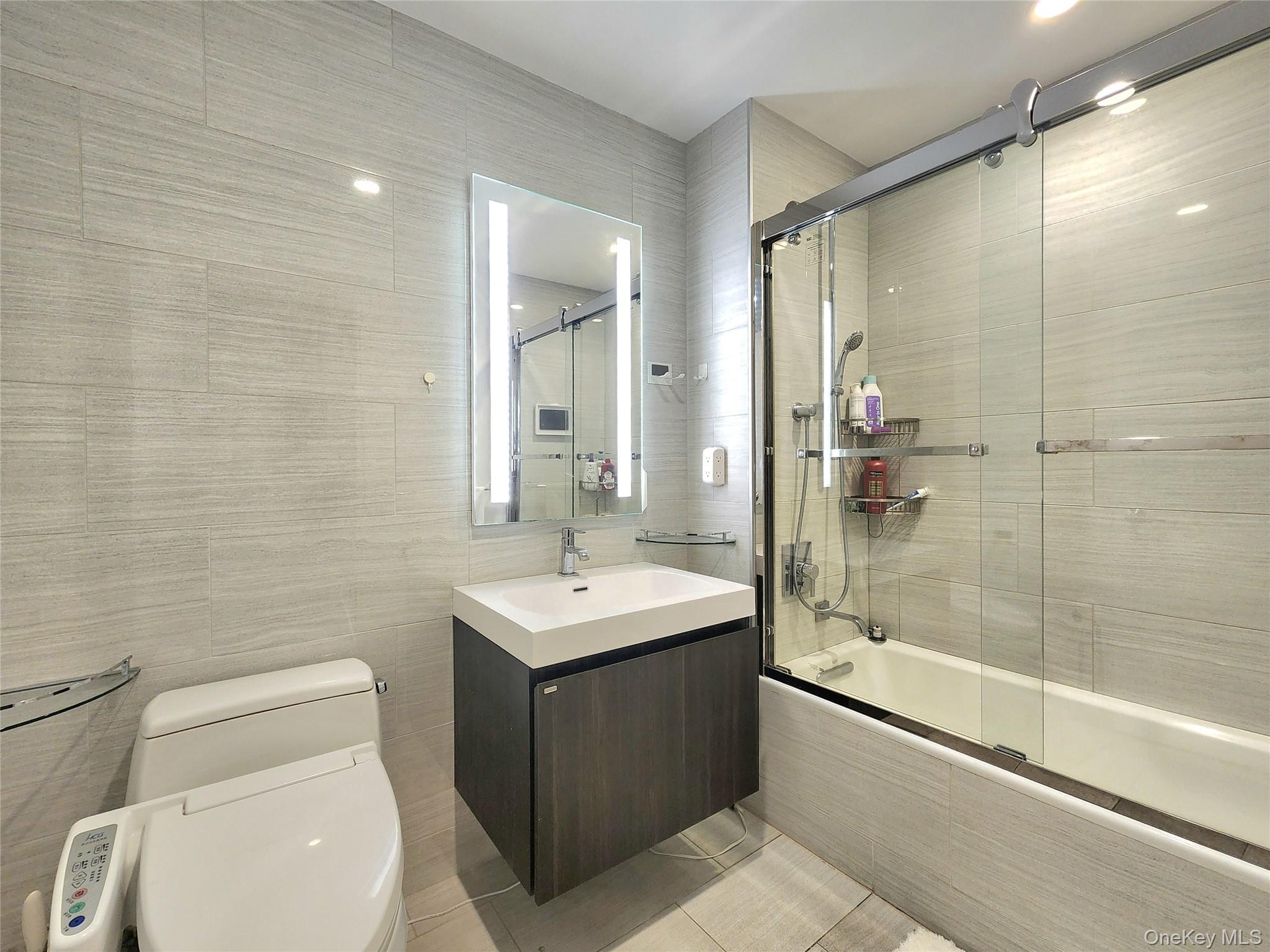 131-05 40 Road, Unit 16J photo 16