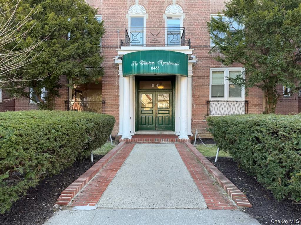 84-55 Daniels Street, Unit 5C