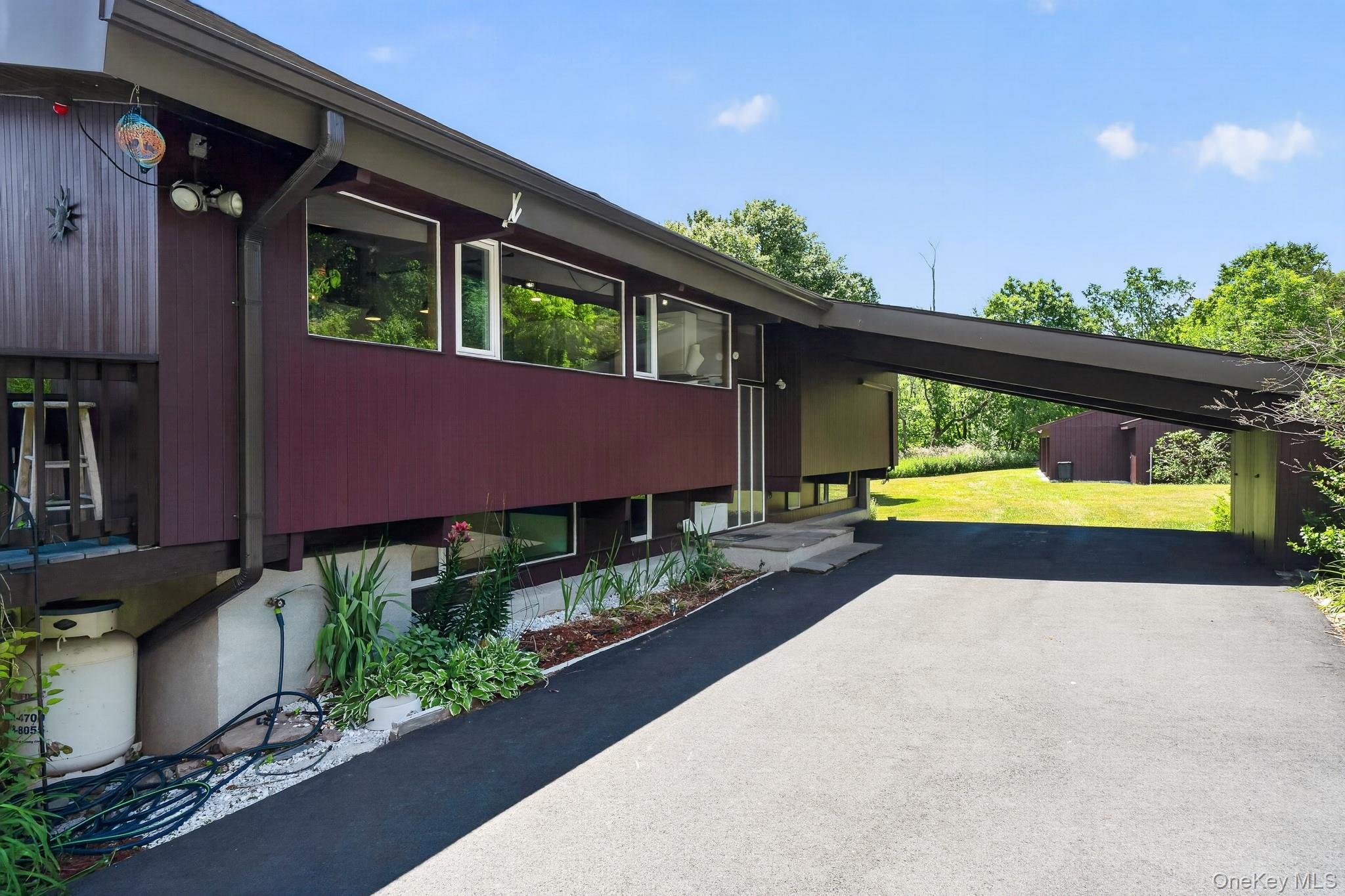 424 Laroe Road – For Sale photo 4