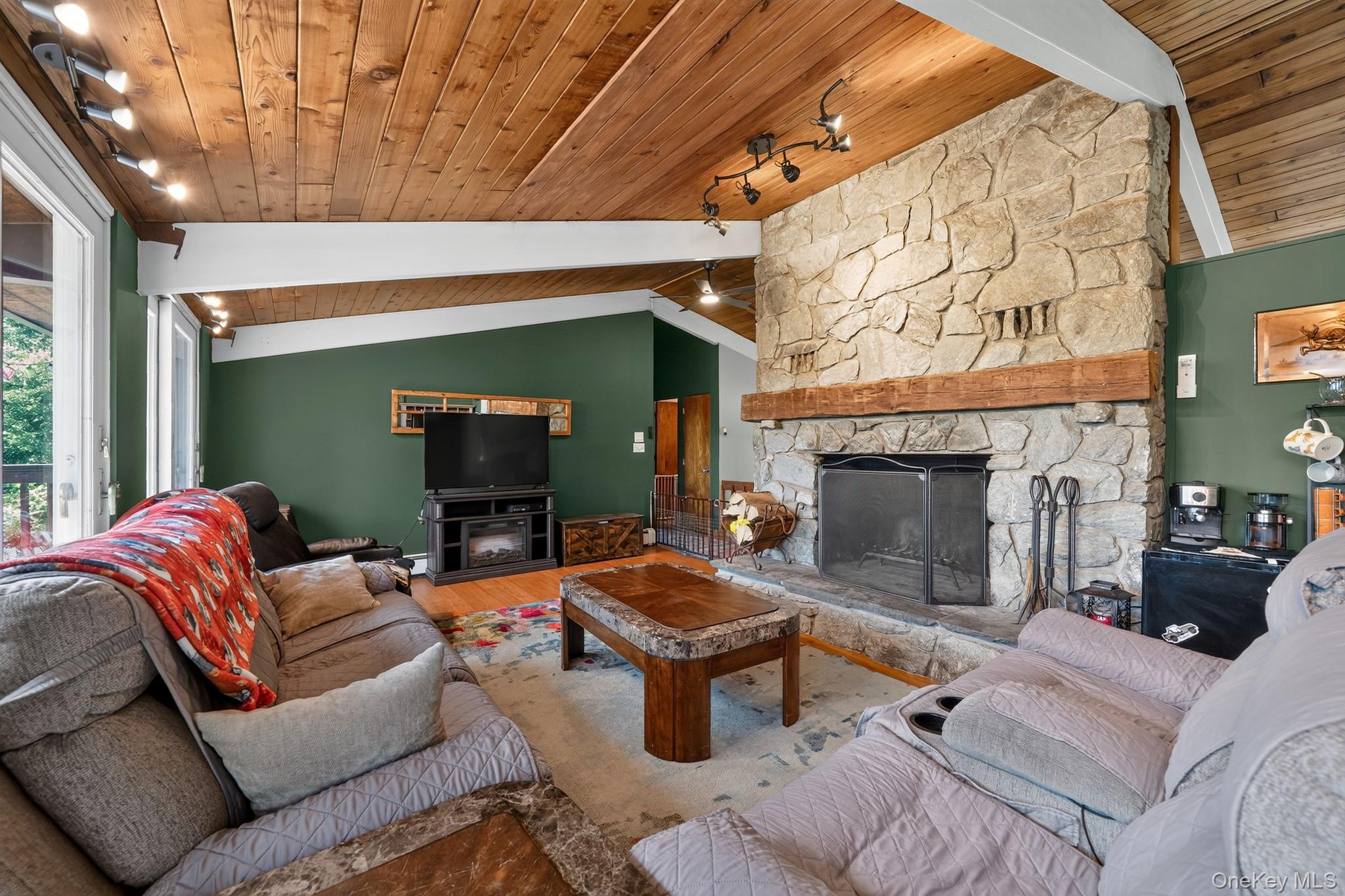 424 Laroe Road – For Sale photo 11