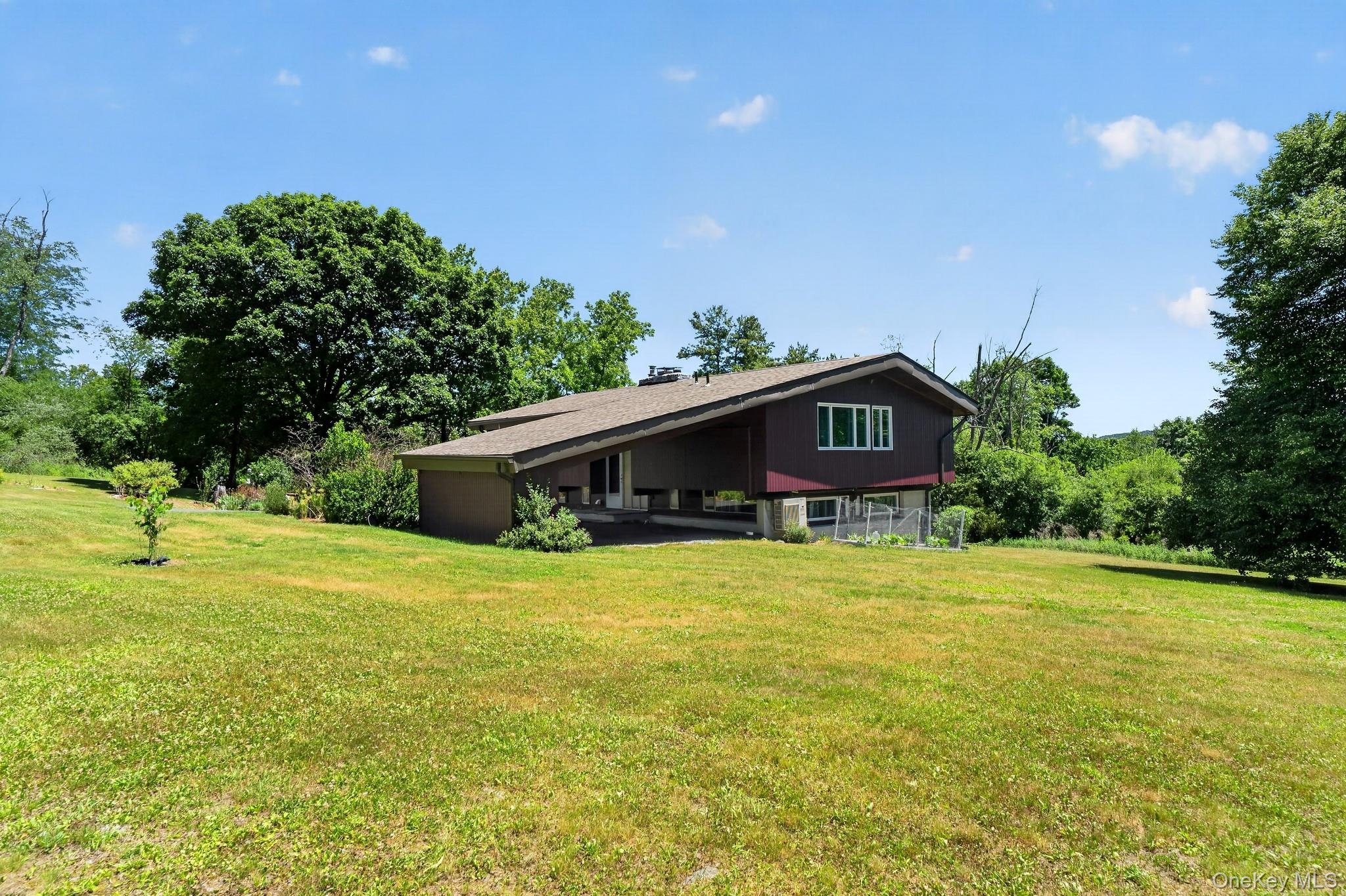 424 Laroe Road – For Sale photo 32