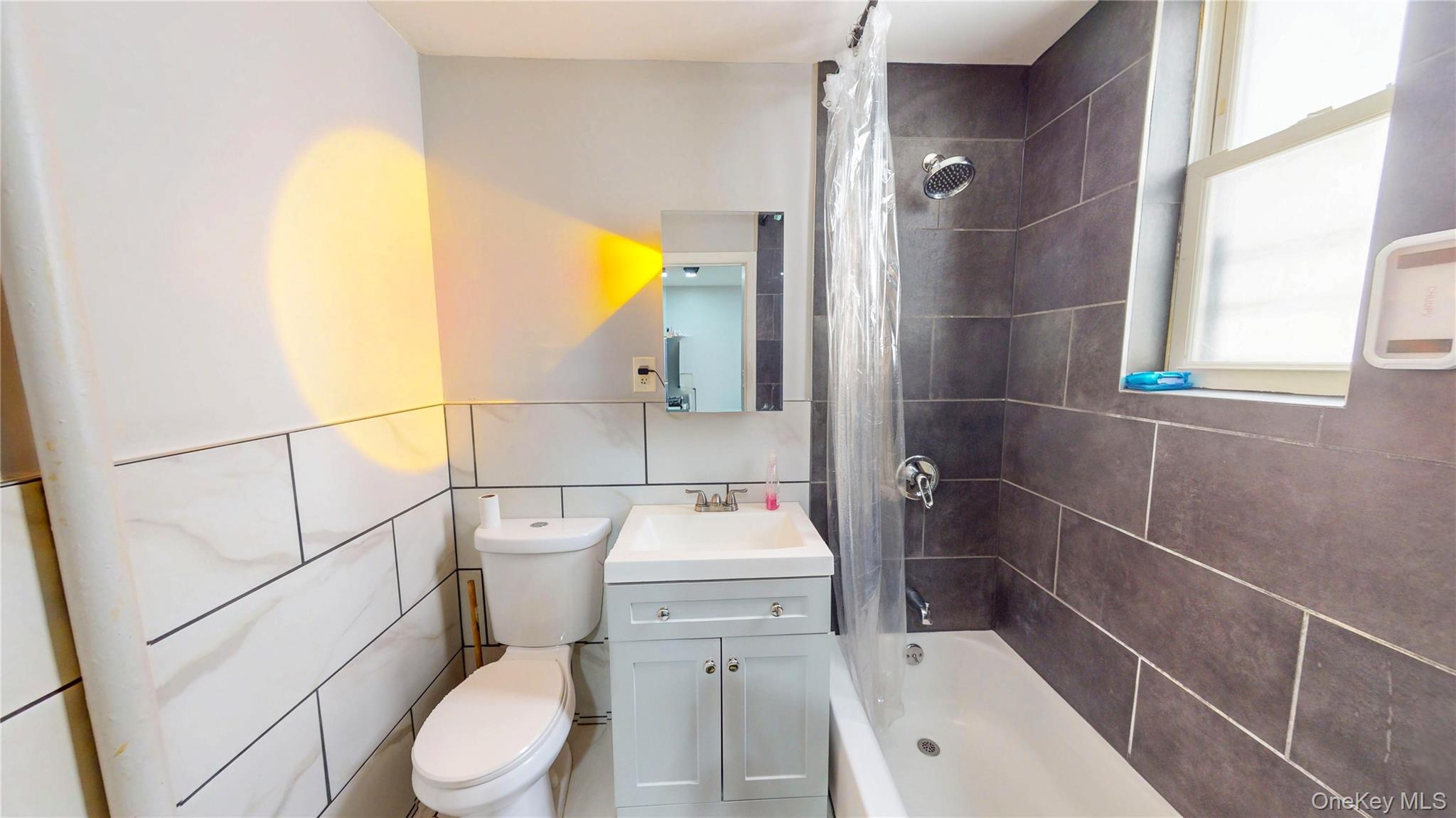 660 Warwick Street – For Sale photo 5