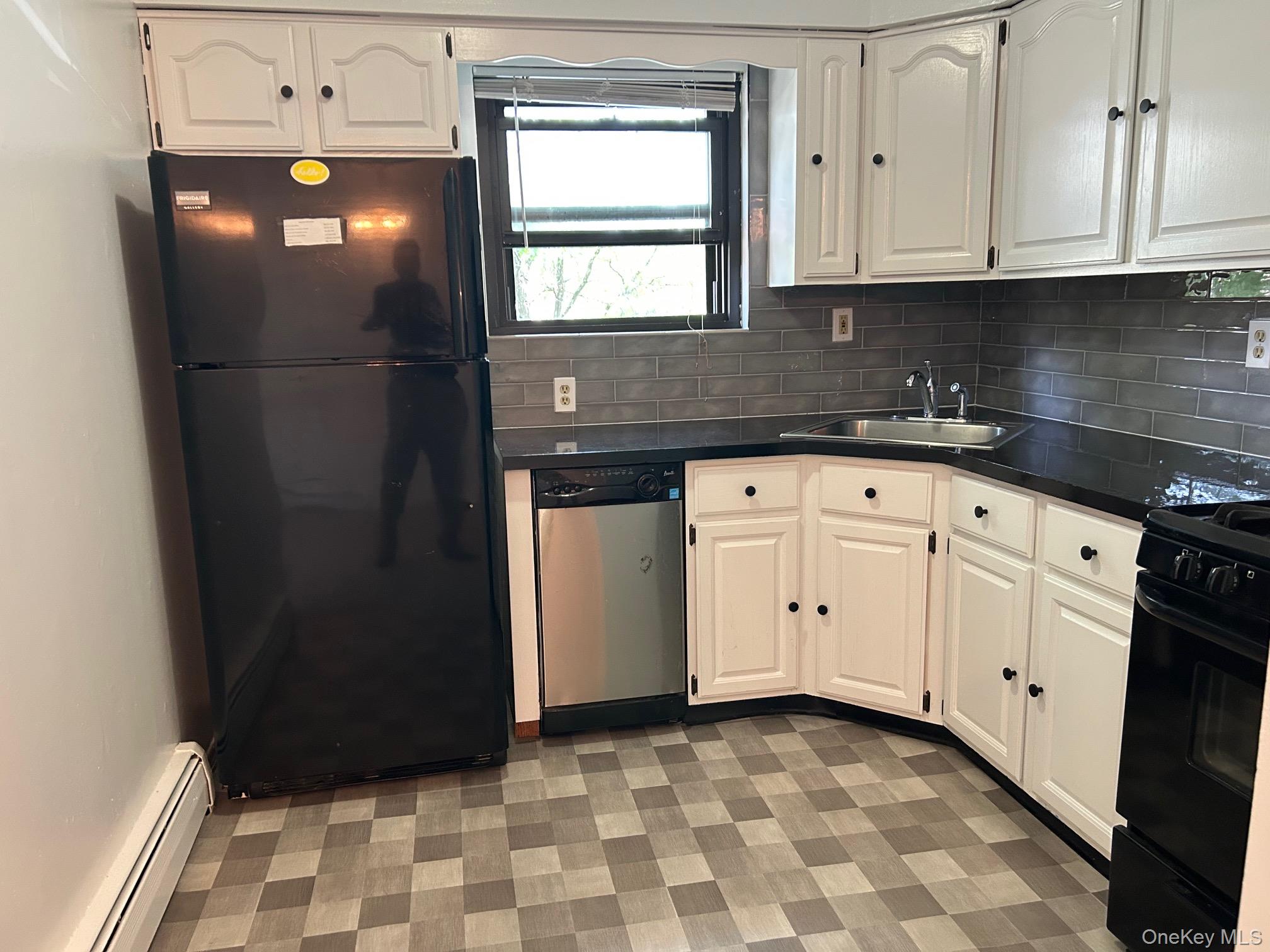 284 Sneden Place W, Unit 284 photo 8