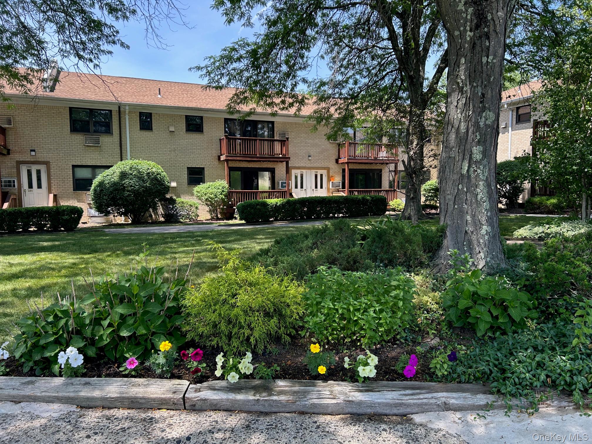 284 Sneden Place W, Unit 284 photo 36