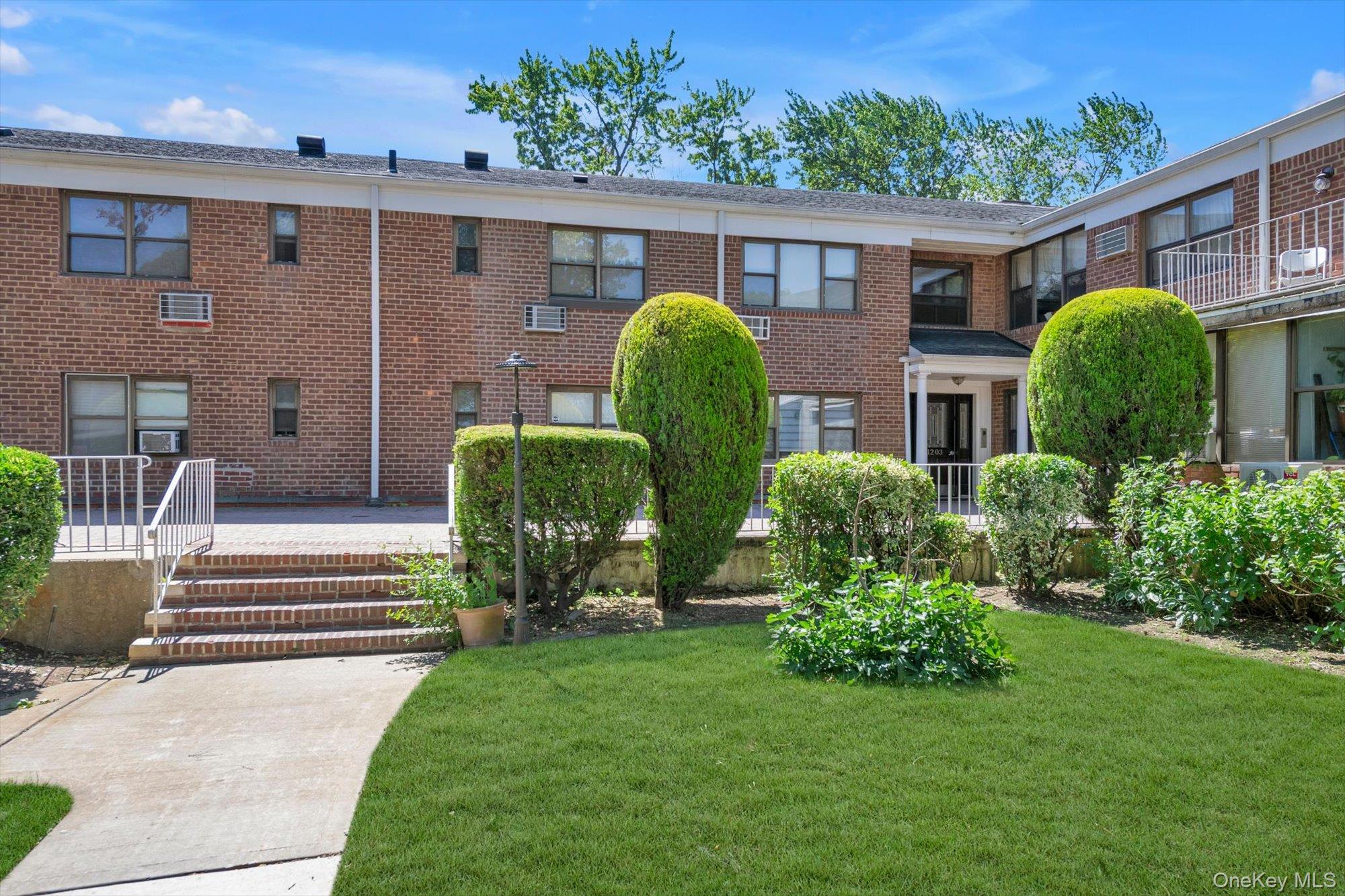 1203 E Broadway, Unit G13 photo 2
