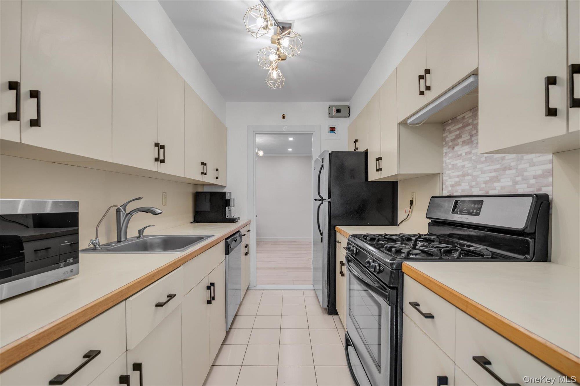 1203 E Broadway, Unit G13 photo 7