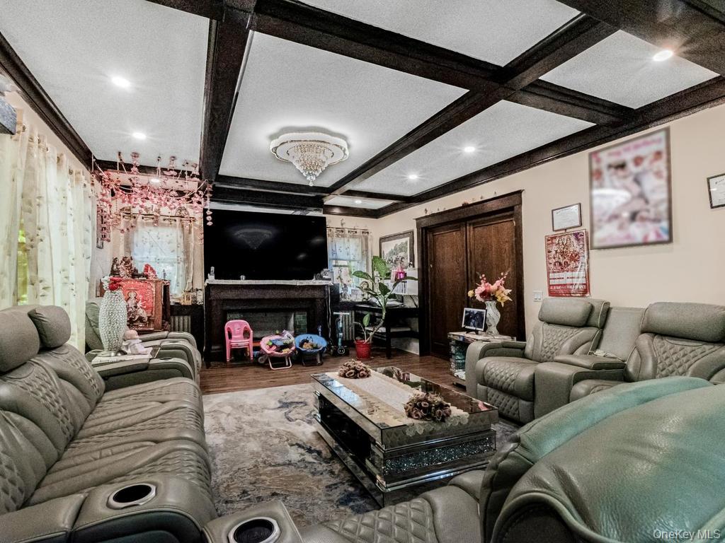 265 Park Hill Avenue – For Sale photo 3