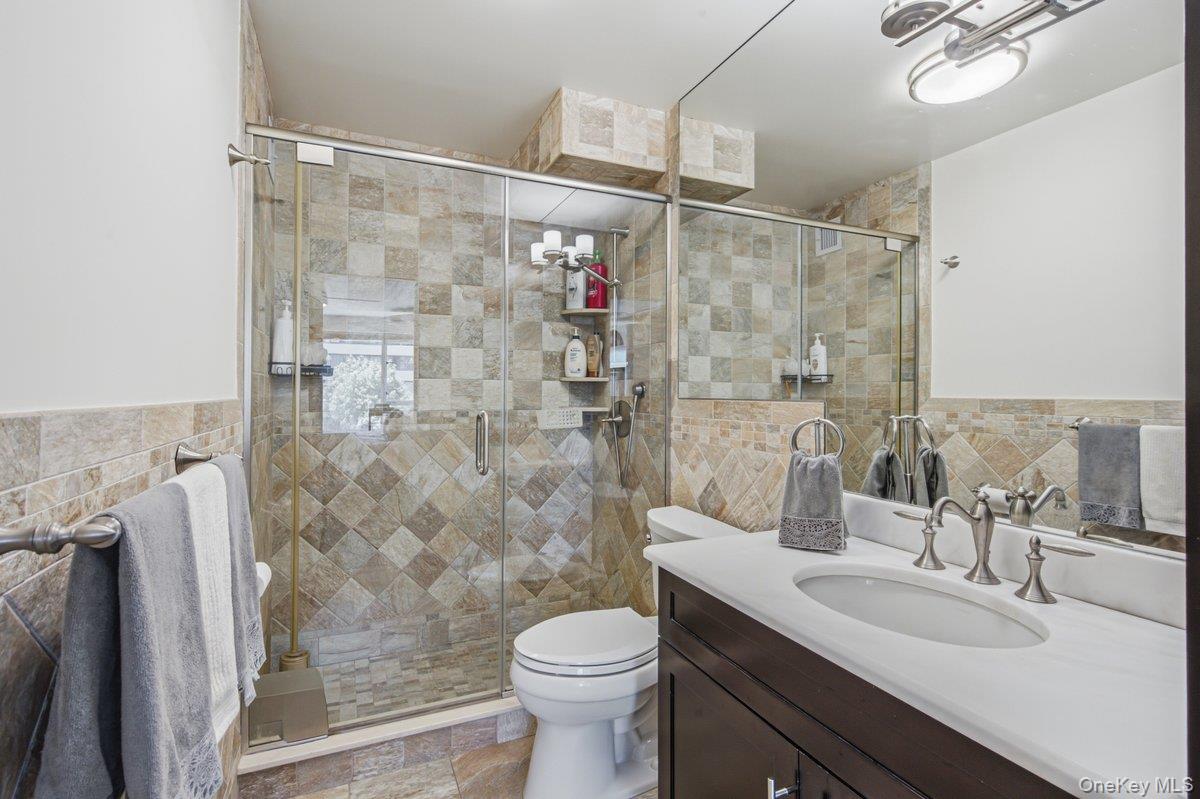 166-25 Powells Cove Boulevard, Unit 4M photo 17