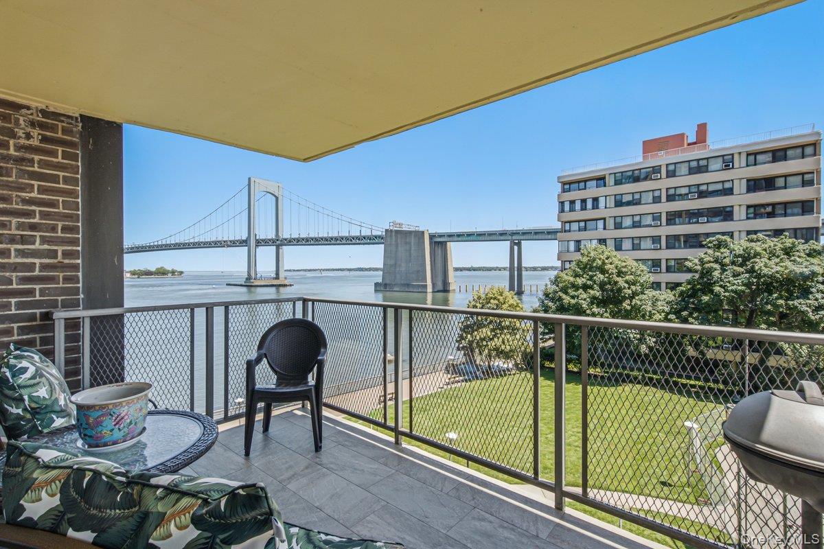 166-25 Powells Cove Boulevard, Unit 4M photo 15
