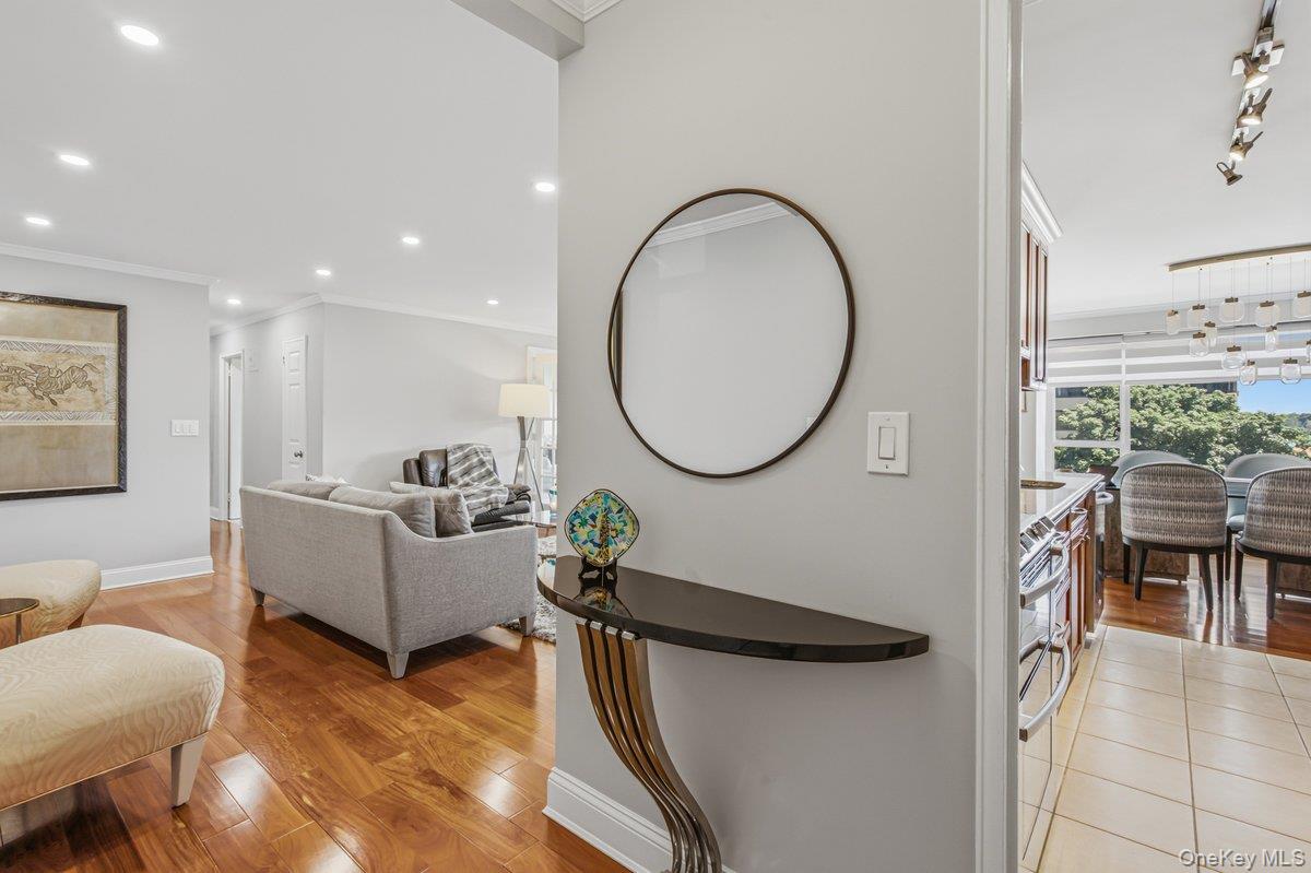 166-25 Powells Cove Boulevard, Unit 4M photo 6