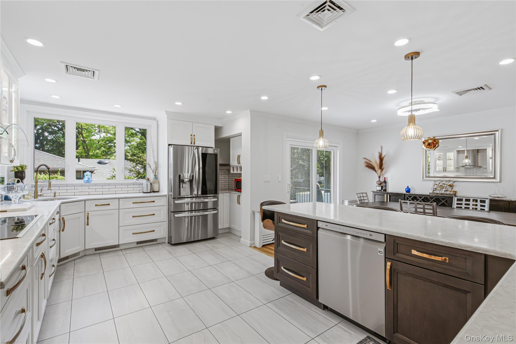 186 N Stratford – For Sale photo 11