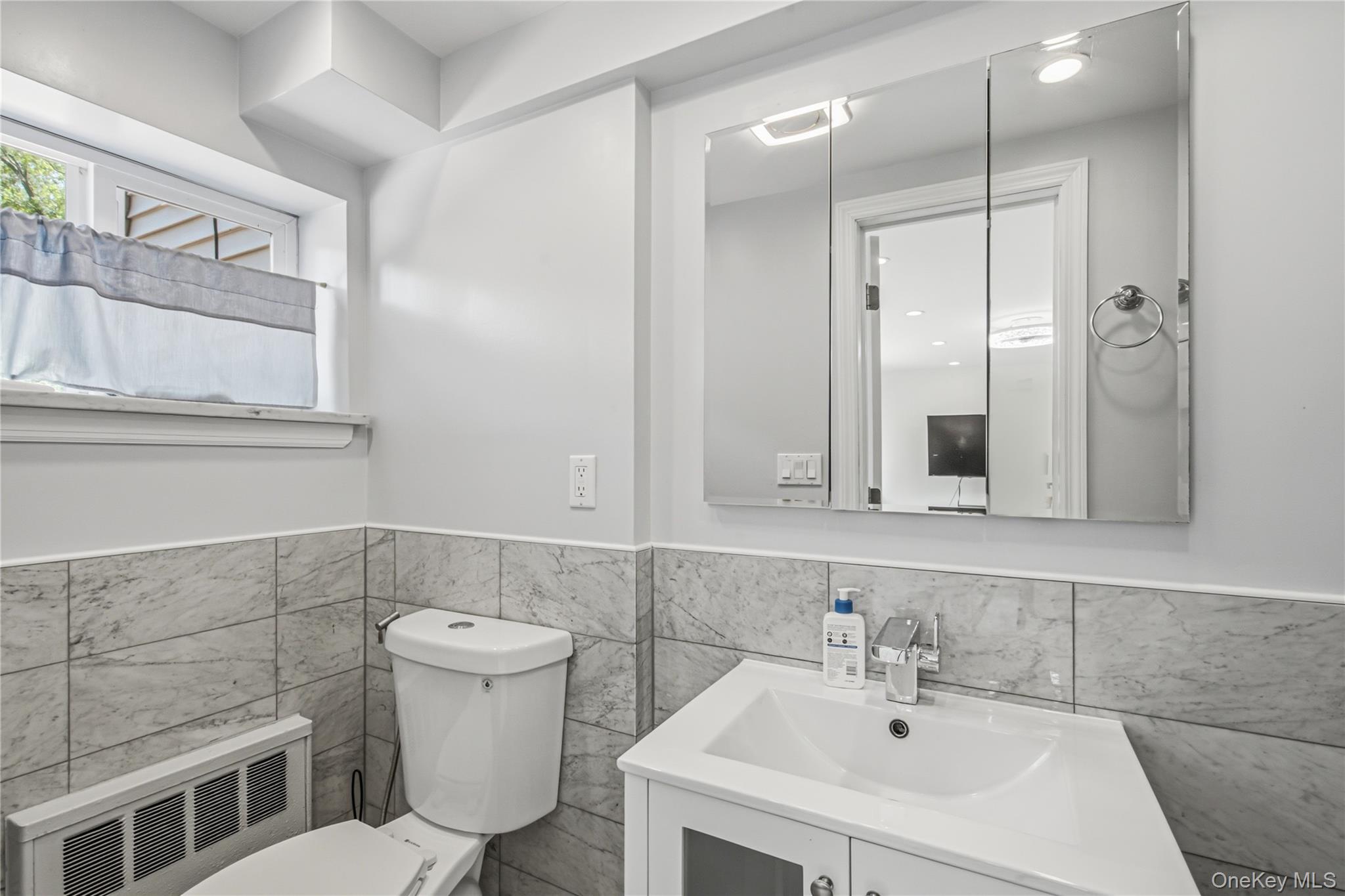 186 N Stratford – For Sale photo 15