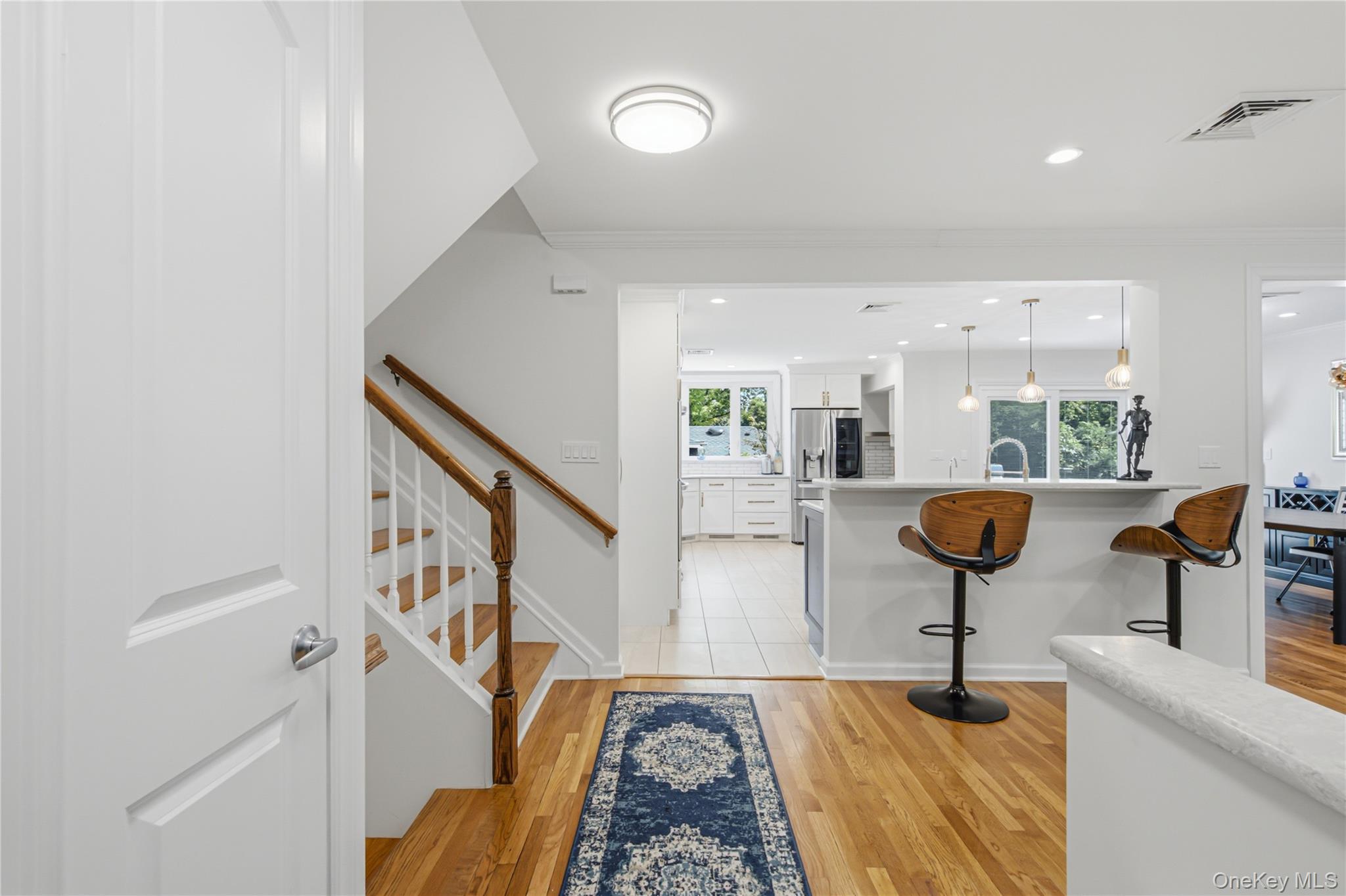 186 N Stratford – For Sale photo 3