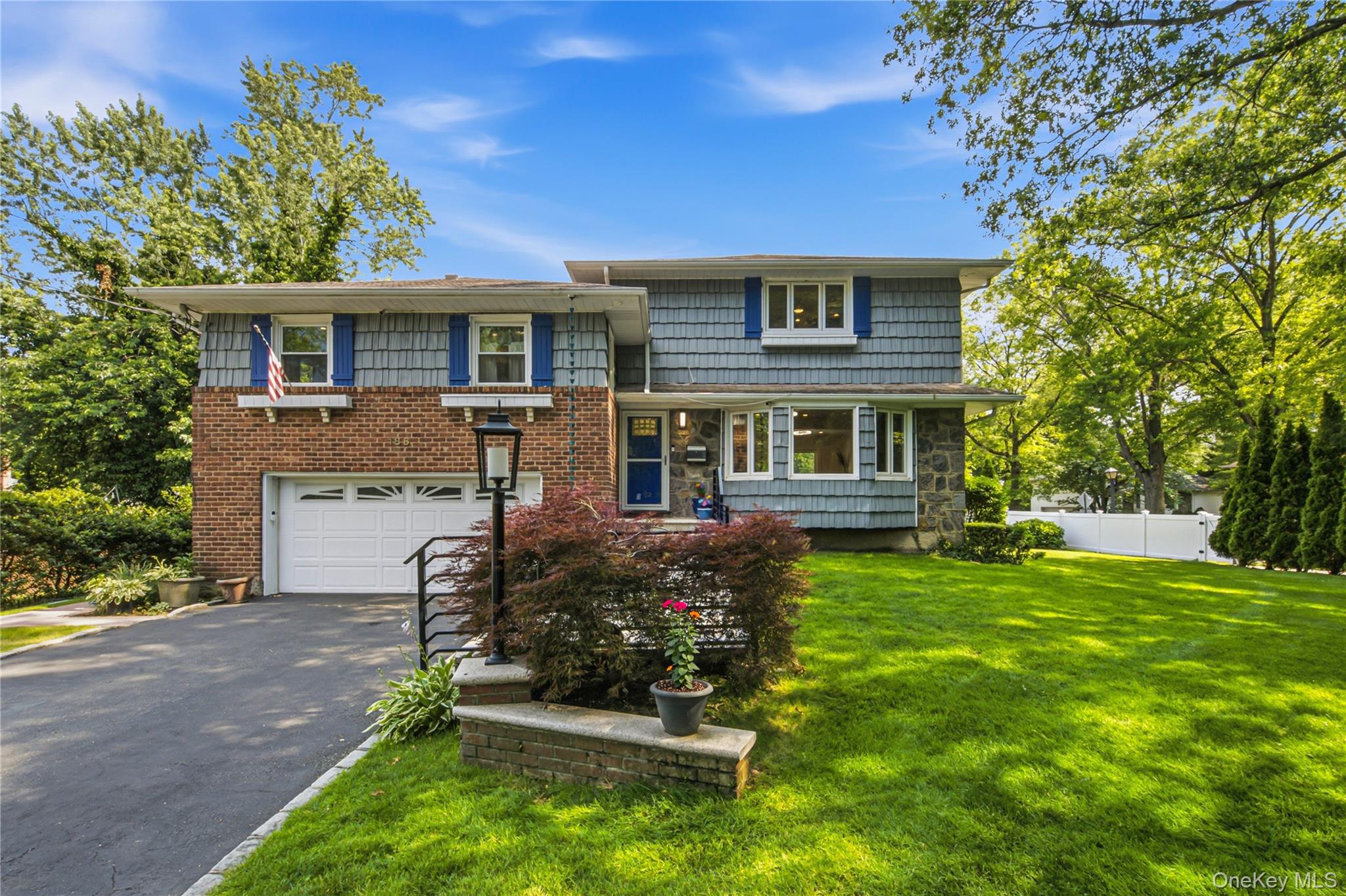 186 N Stratford – For Sale photo 2