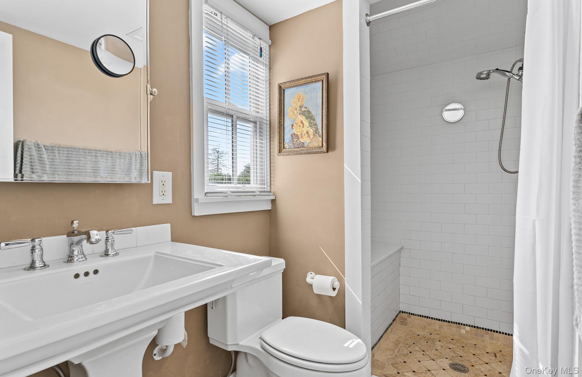 28 Bowden Square – For Rent photo 16