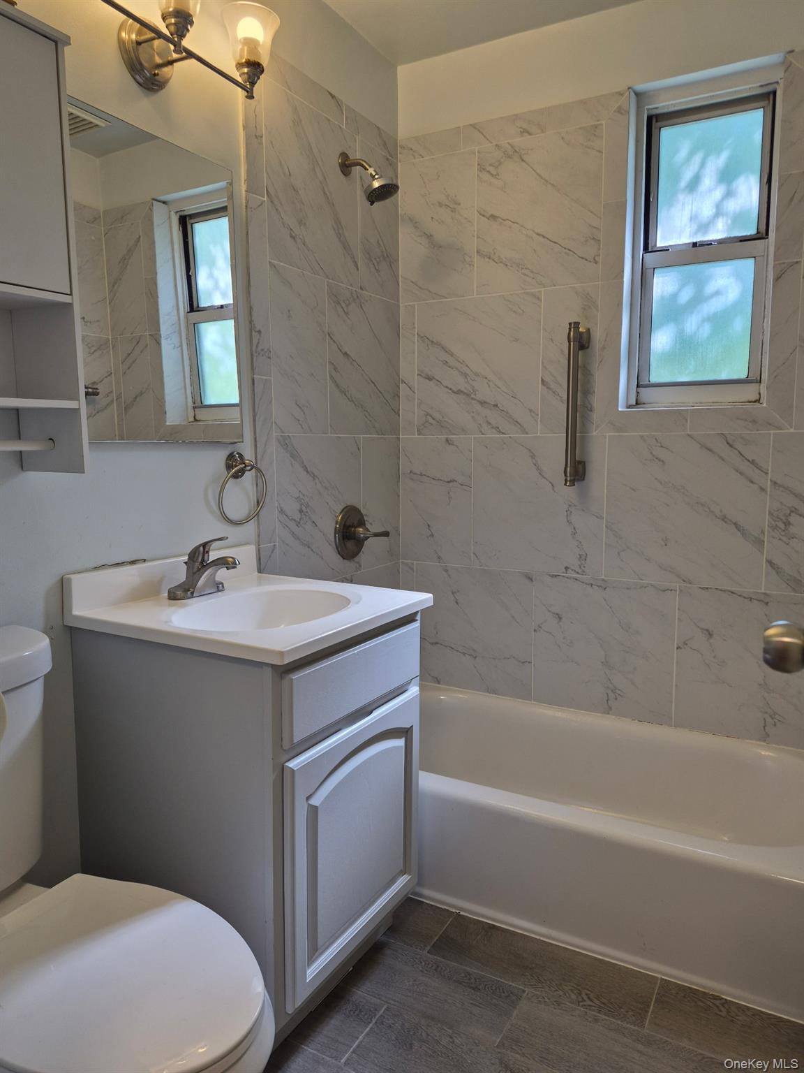 90 Spruce Street, Unit 2B photo 8