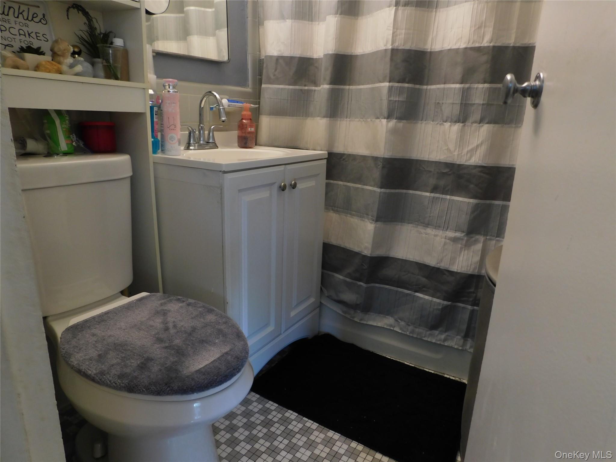 1 Fordham Hill Oval, Unit 2E photo 6