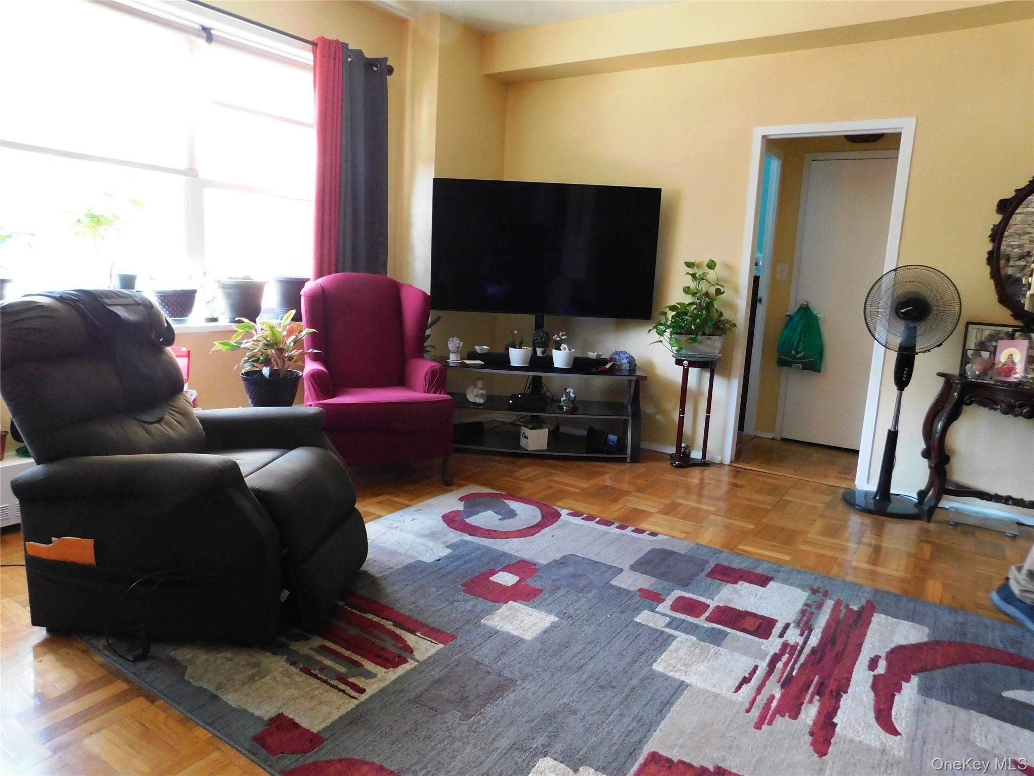 1 Fordham Hill Oval, Unit 2E photo 10