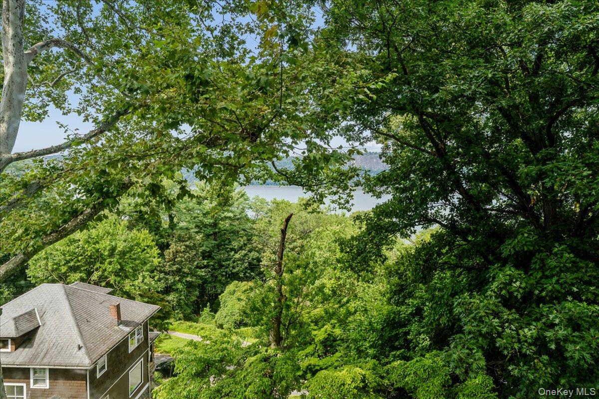 43 Pinecrest Parkway – For Sale photo 23