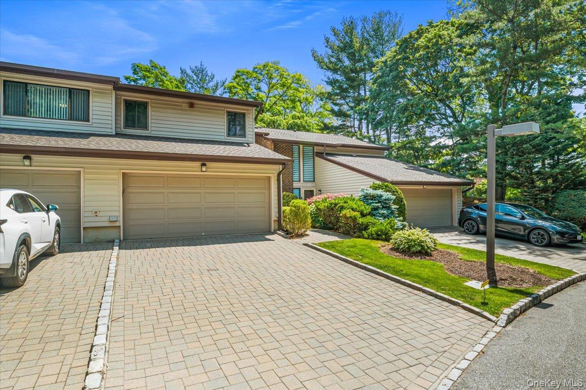 2 Maple Run Drive – For Sale photo 2