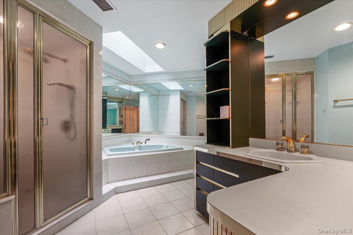 2 Maple Run Drive – For Sale photo 12