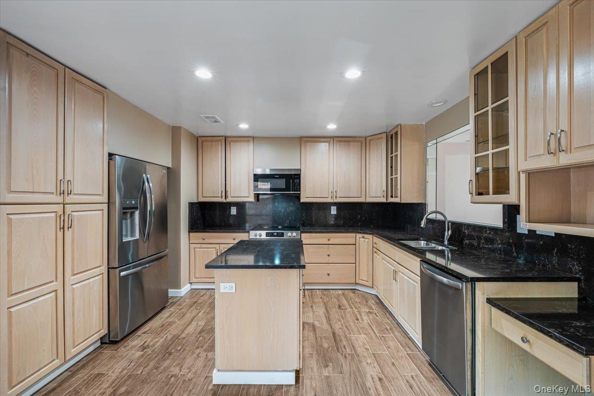 2 Maple Run Drive – For Sale photo 4