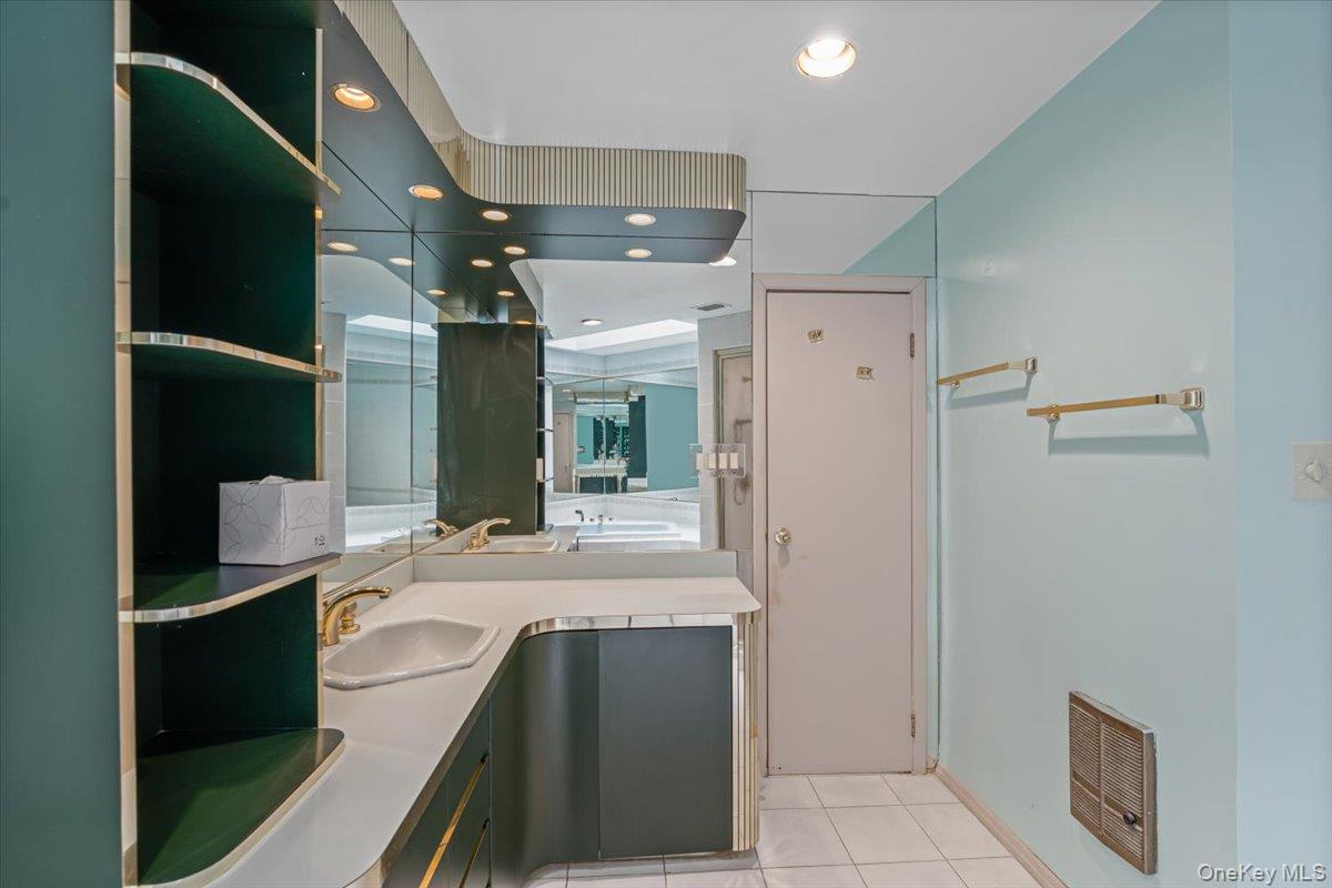 2 Maple Run Drive – For Sale photo 14