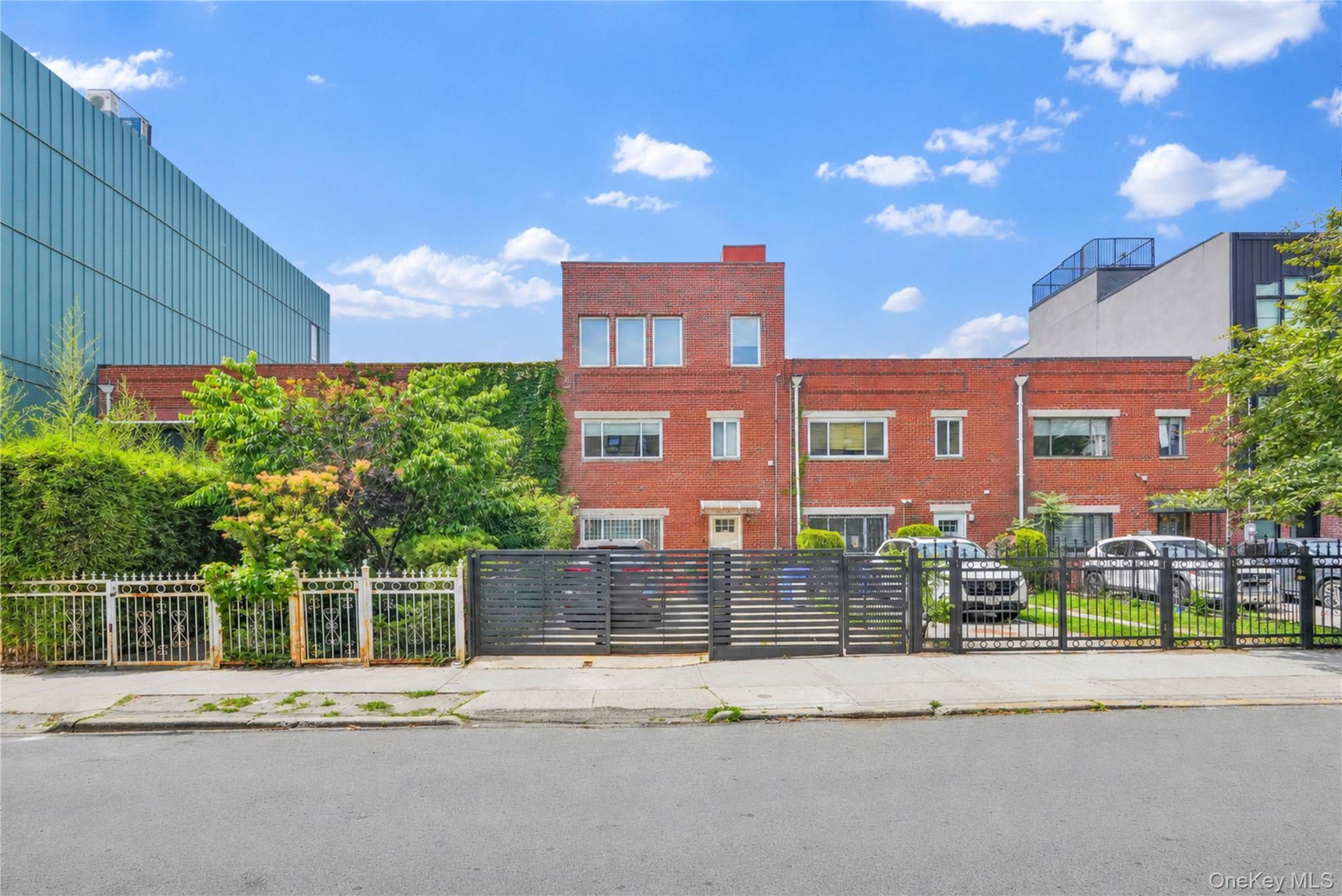 925 Hart Street – For Sale photo 22