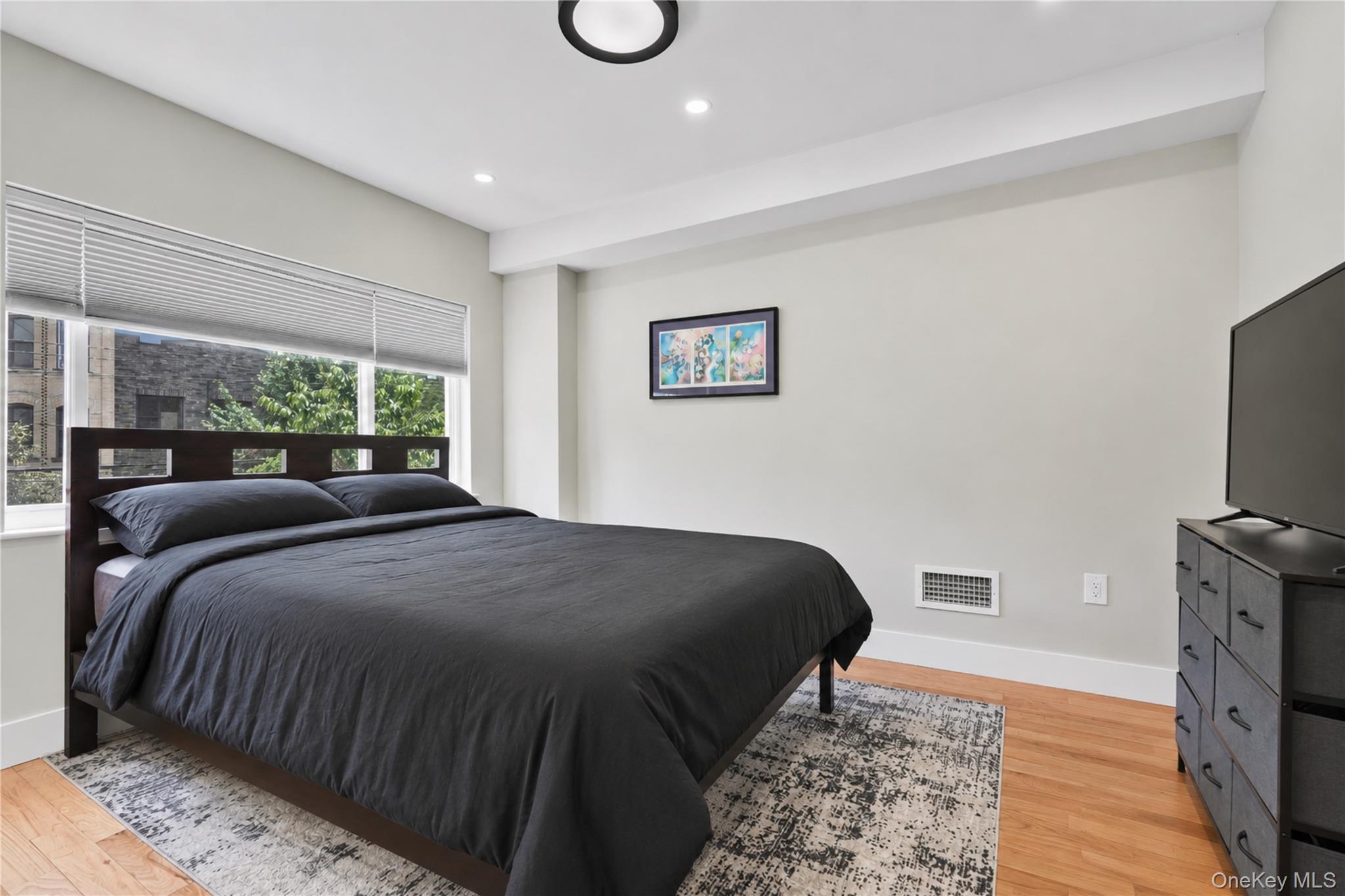925 Hart Street – For Sale photo 13
