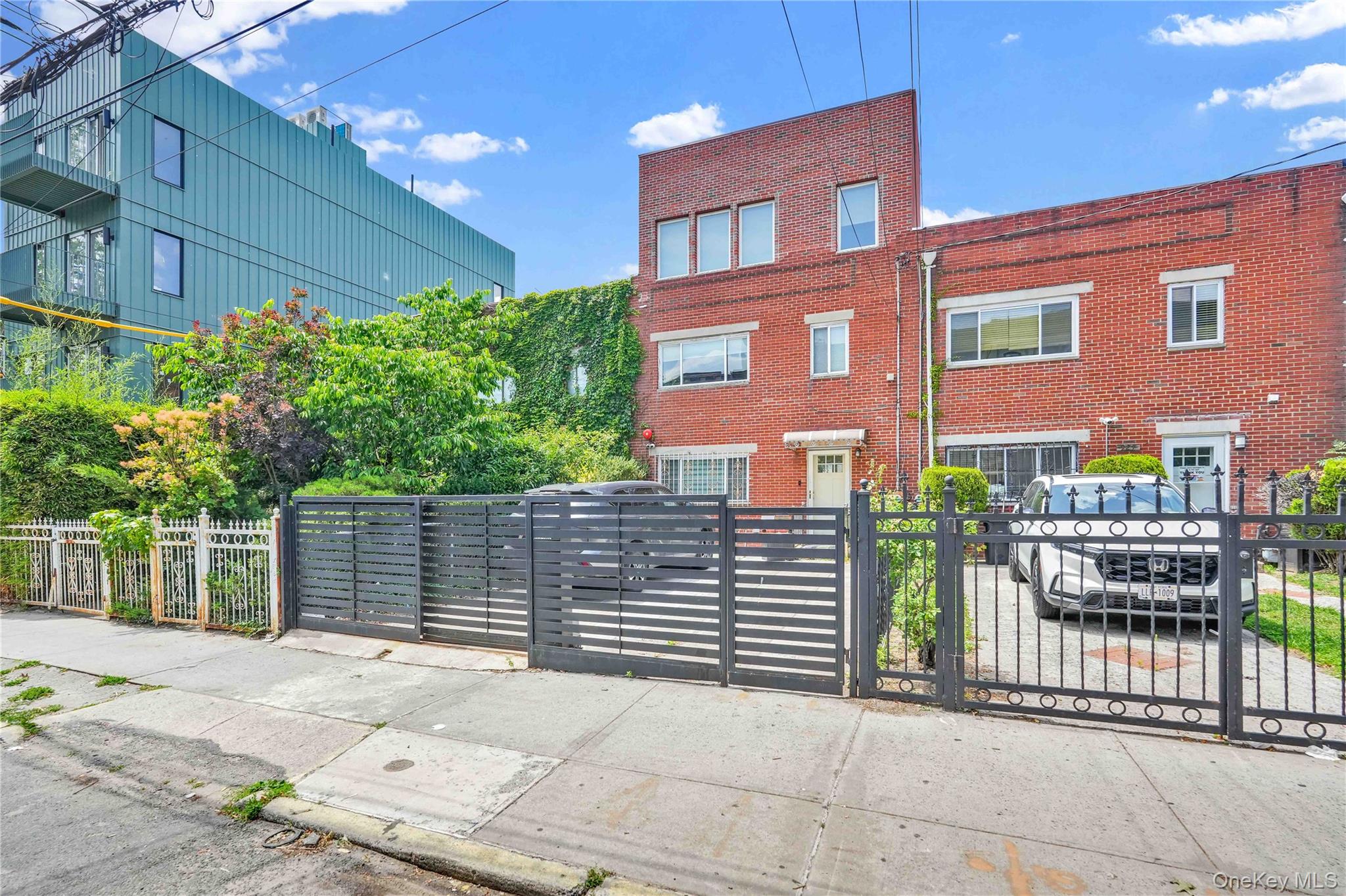 925 Hart Street – For Sale photo 23
