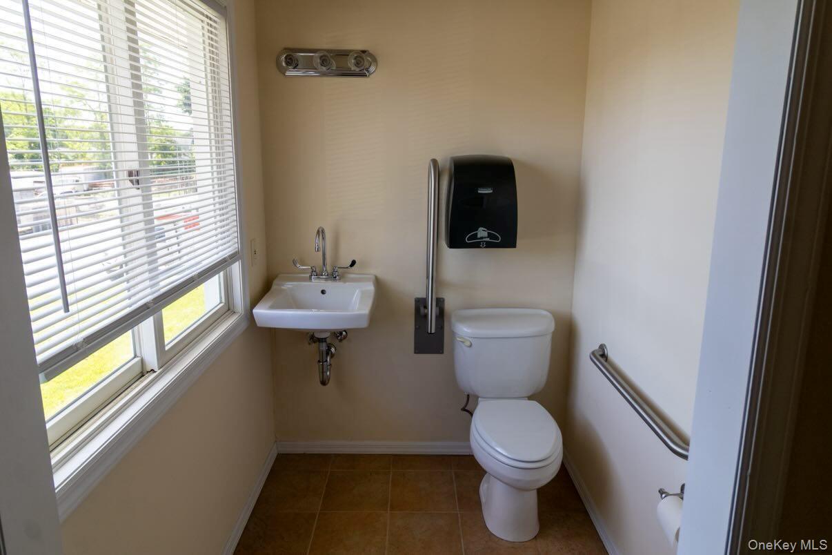 2450 Middle Country Road – For Rent photo 10