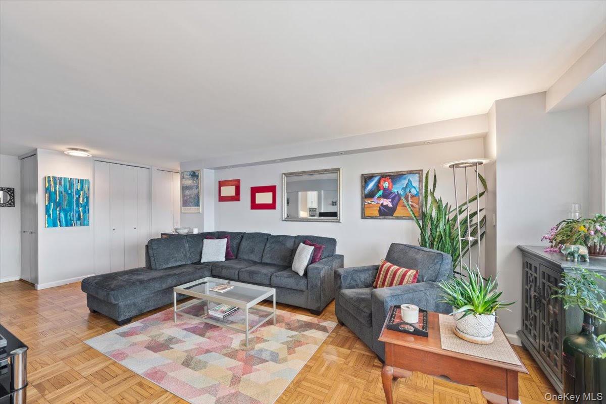 3671 Hudson Manor Terrace, Unit 14L photo 5