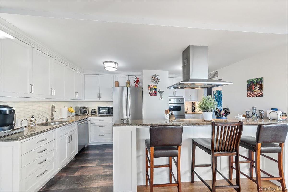 3671 Hudson Manor Terrace, Unit 14L photo 14