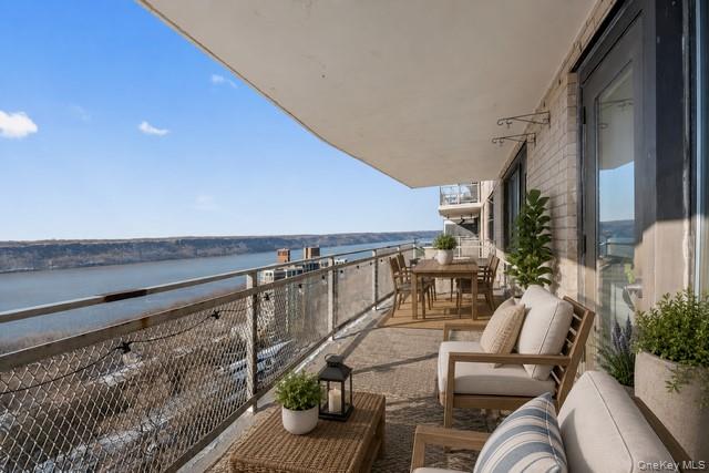 3671 Hudson Manor Terrace, Unit 14L