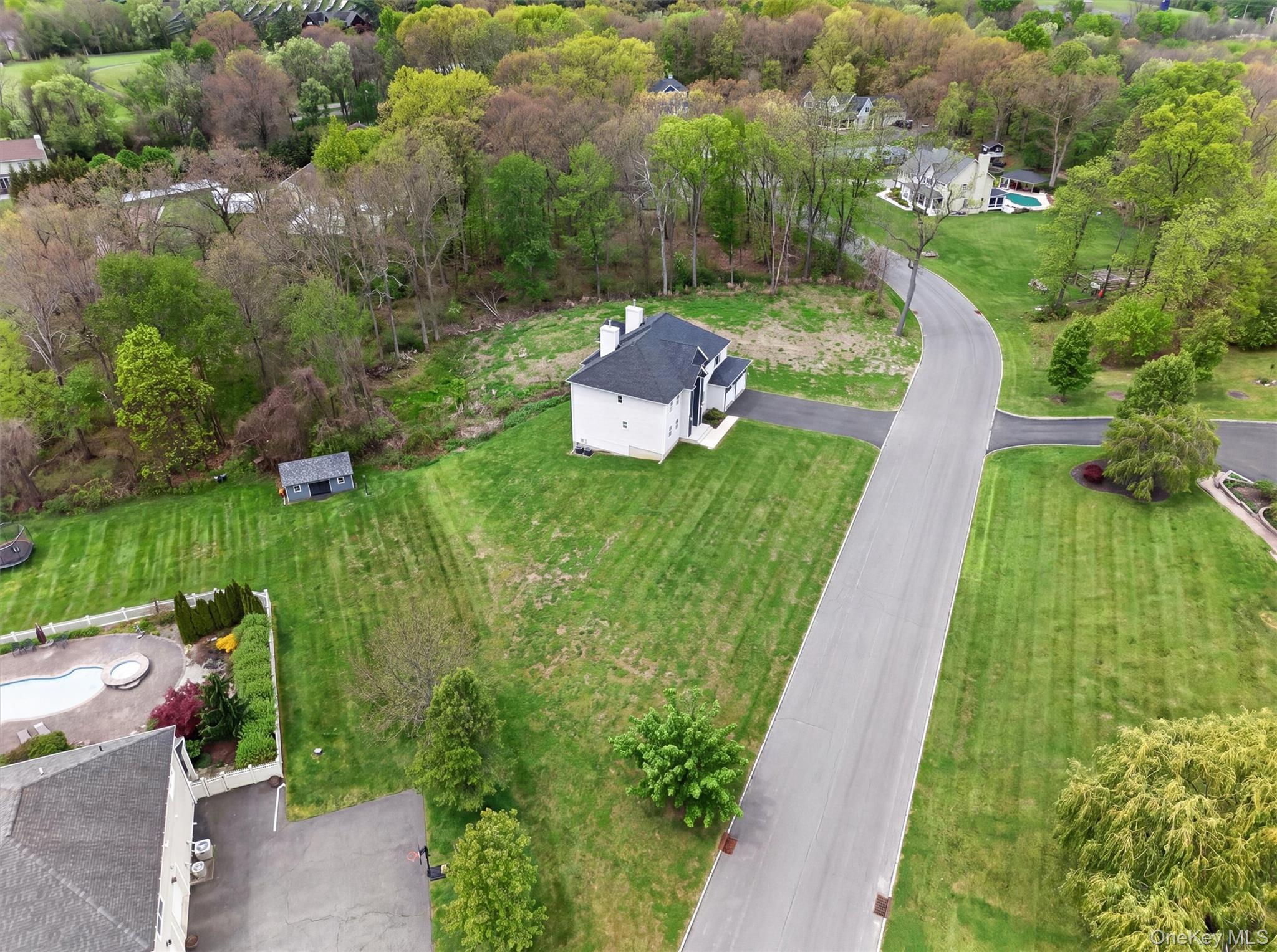 66 Pin Oak Drive – For Sale photo 2