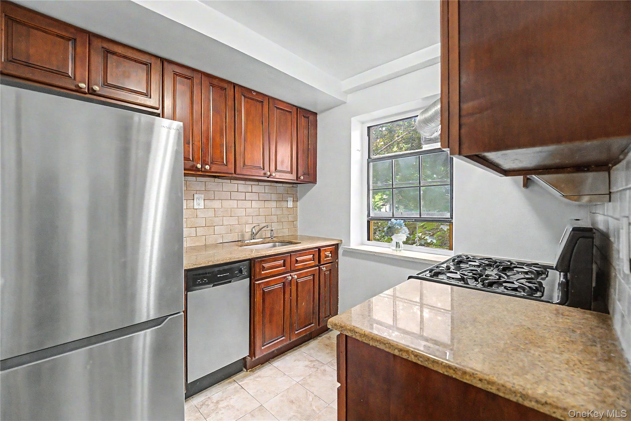144-36 78th Avenue, Unit 2D photo 5