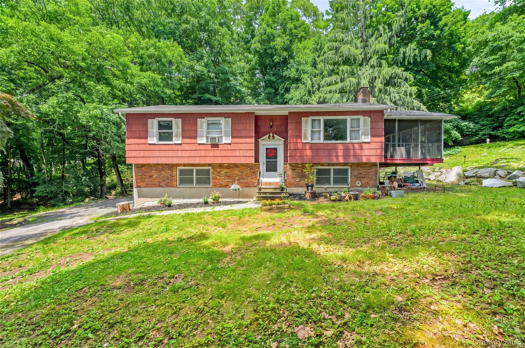 26 Maple Drive – For Sale photo 2