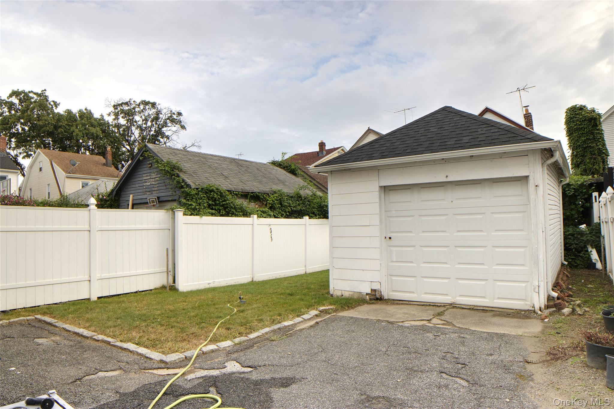 221-30 103rd Avenue – For Sale photo 4
