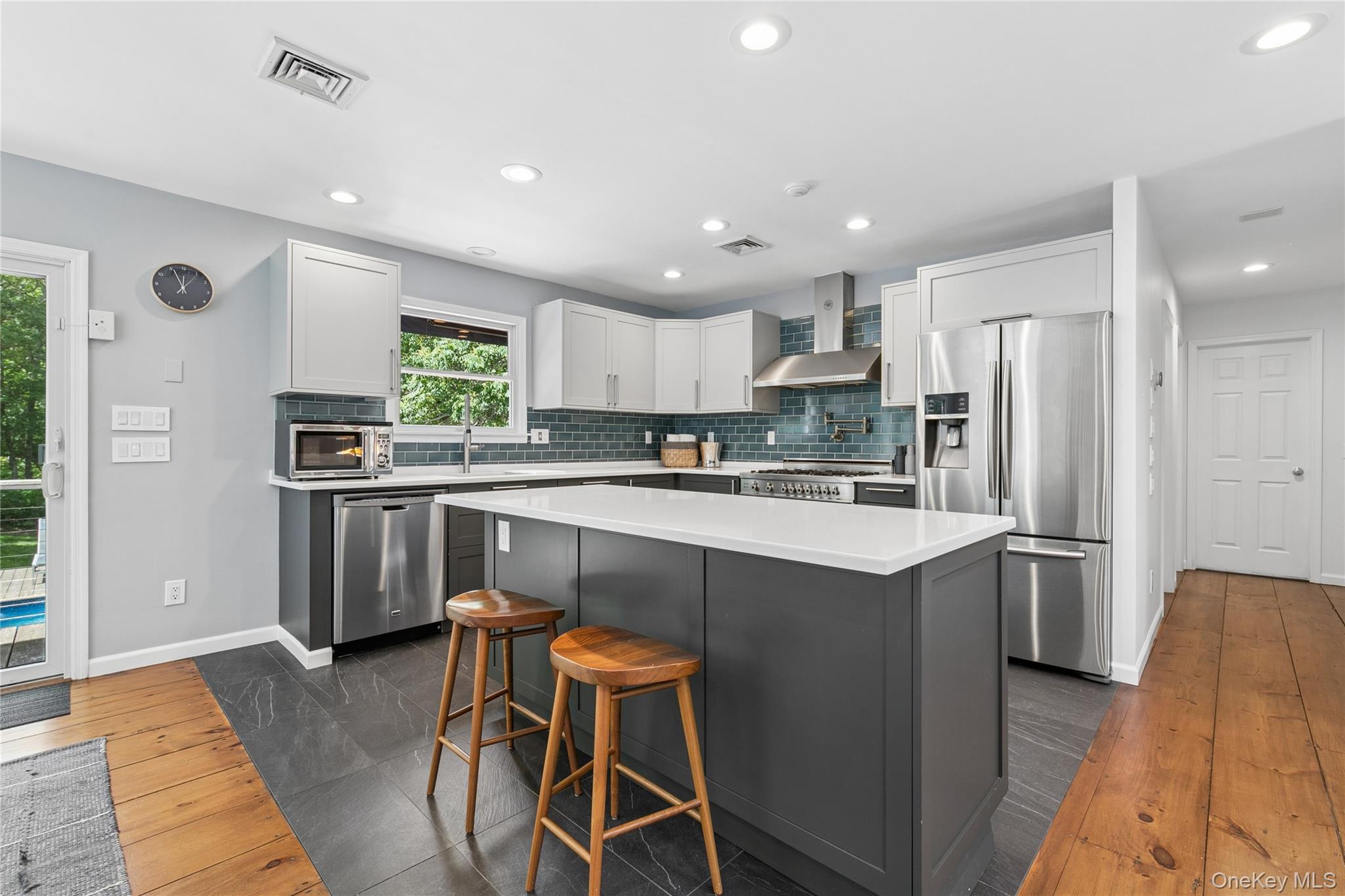 17 Squires Boulevard – For Sale photo 13