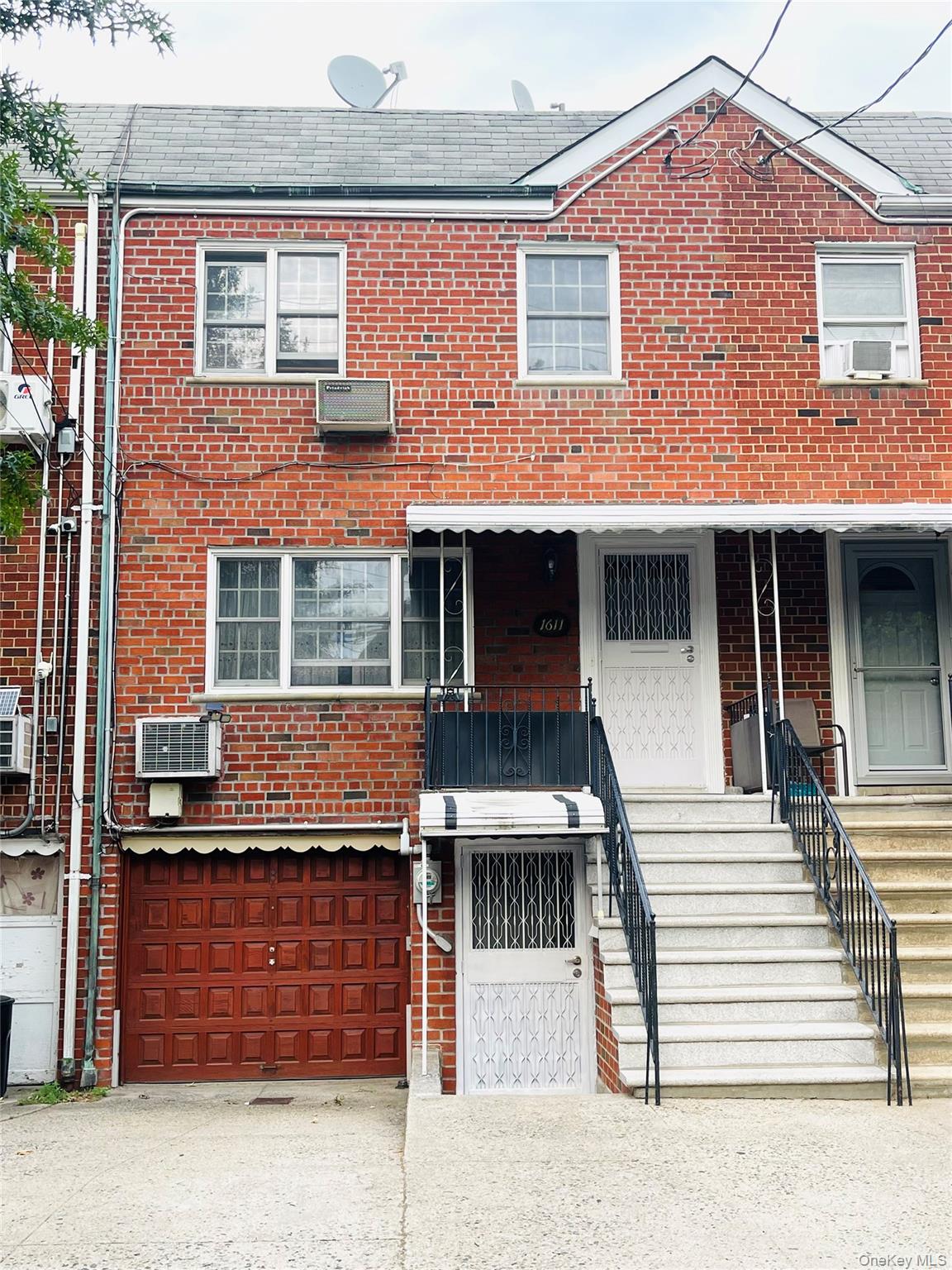 1611 E 55th Street – For Sale
