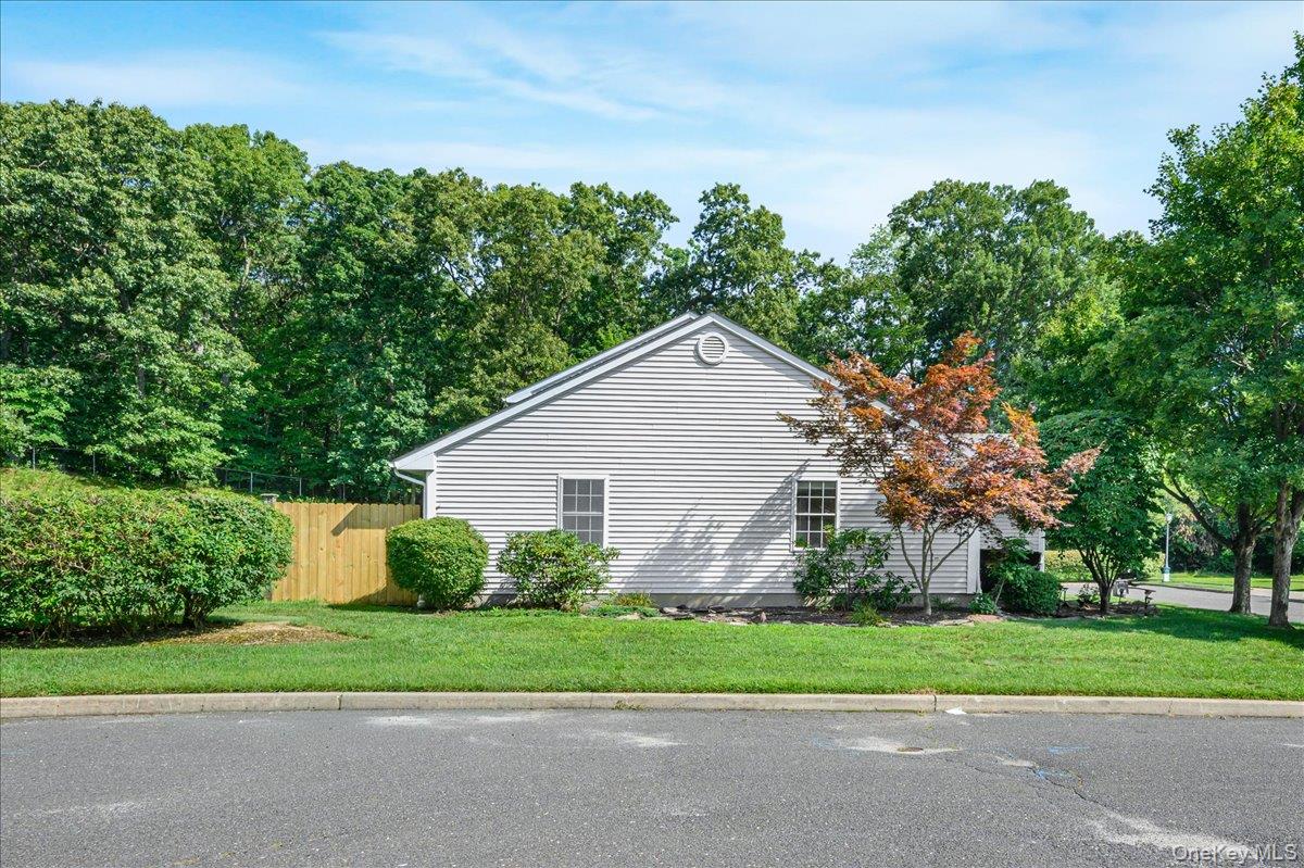 204 Mattituck Court – For Sale photo 4
