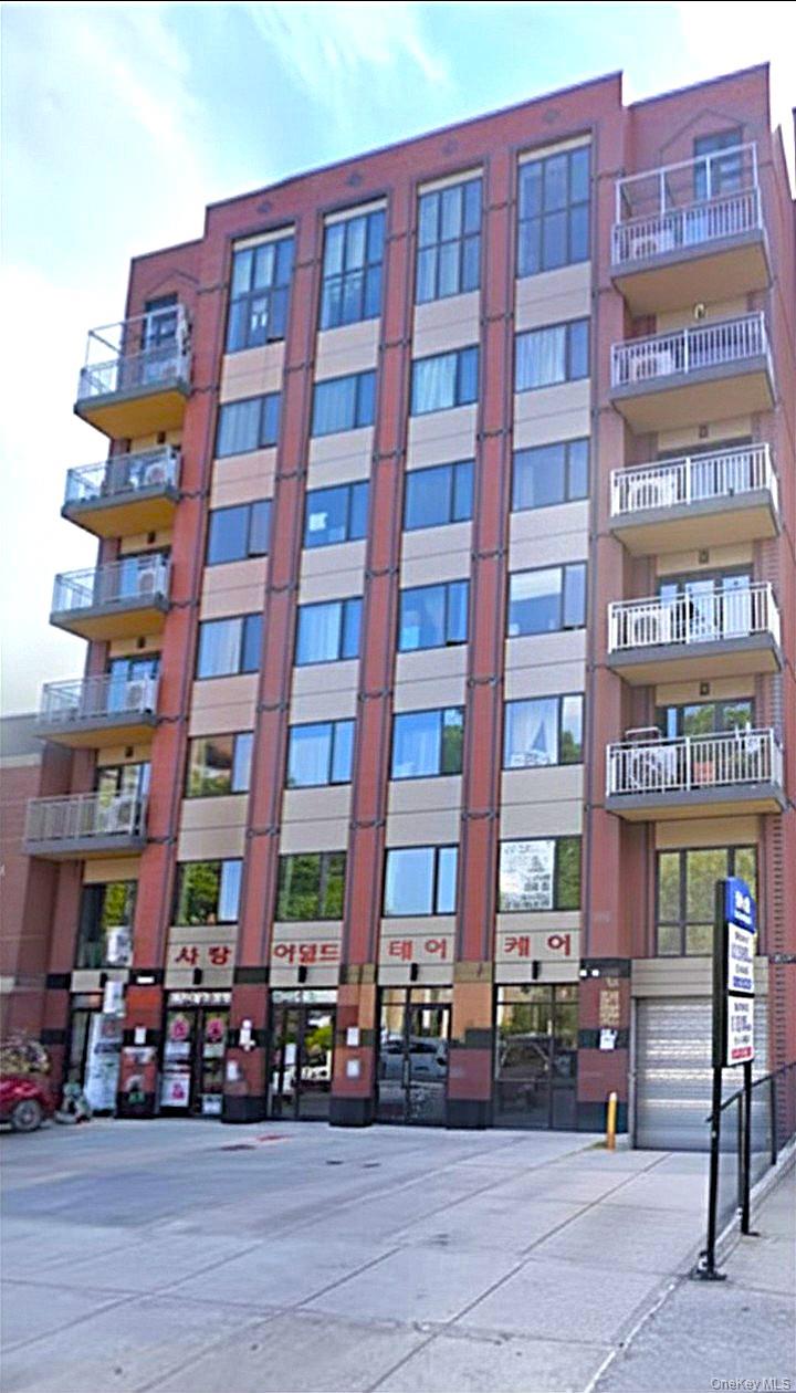 14456 Roosevelt Avenue, Unit 5A