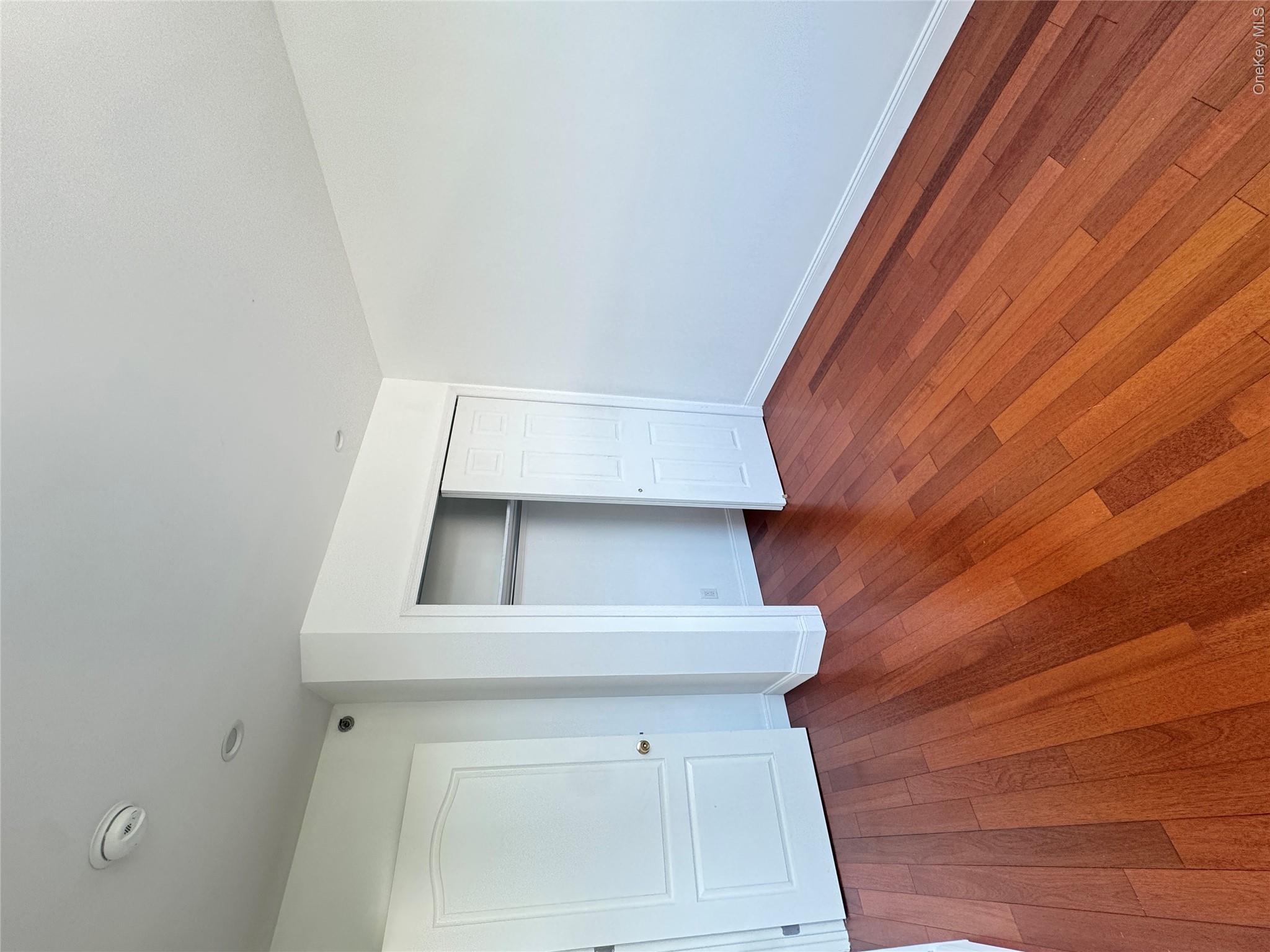 14456 Roosevelt Avenue, Unit 5A photo 6
