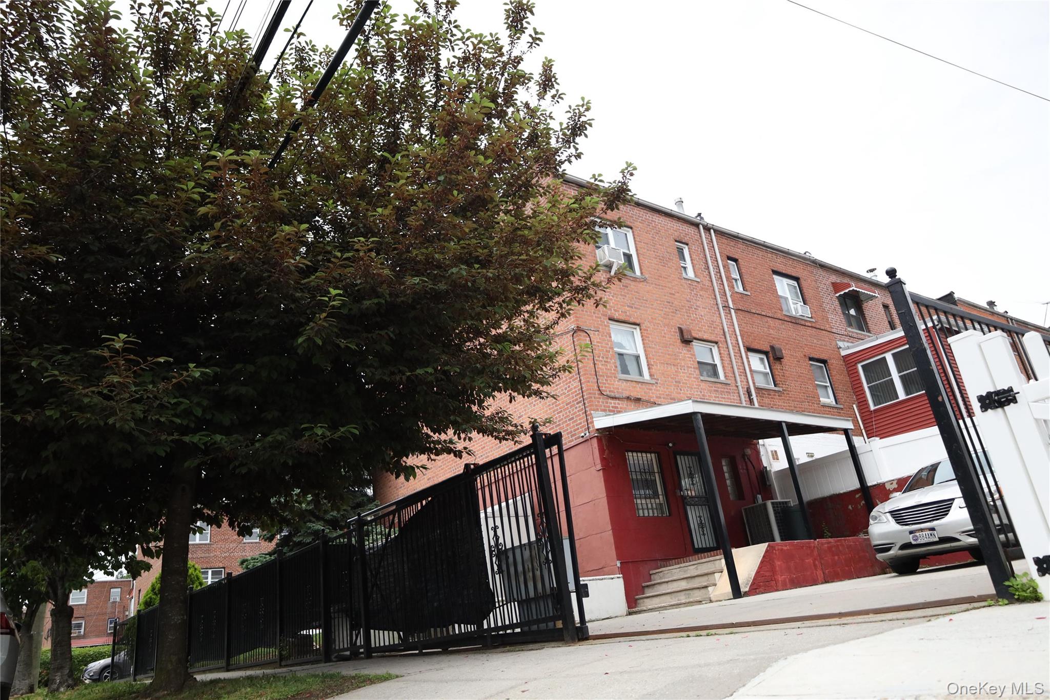 3000 Wickham Avenue – For Sale photo 2