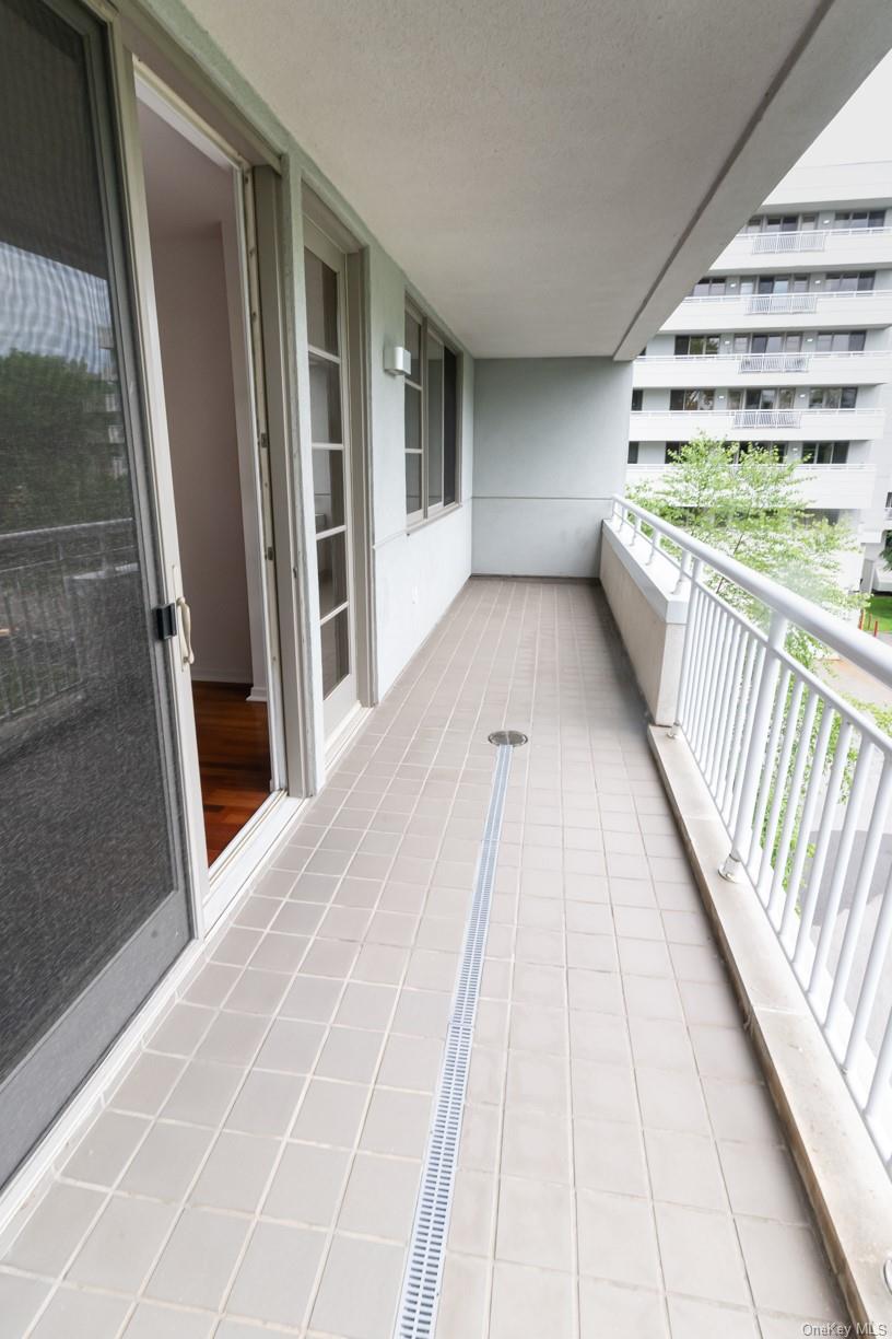 100 Harbor View Drive, Unit 251 photo 32