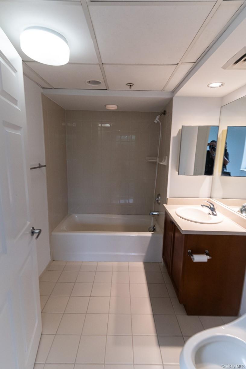 100 Harbor View Drive, Unit 251 photo 28